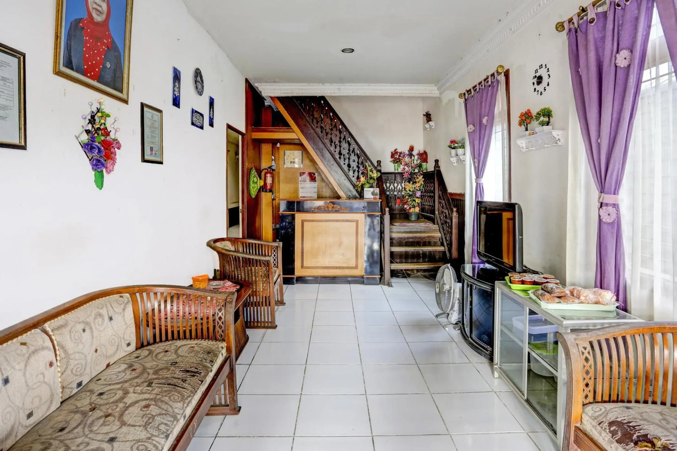 Lobby or reception in SPOT ON 92529 Penginapan Wisma Bintang Syariah Near MTs Al Ma'arif Kota Bangun Lobby or reception in SPOT ON 92529 Penginapan Wisma Bintang Syariah Near MTs Al Ma'arif Kota Bangun