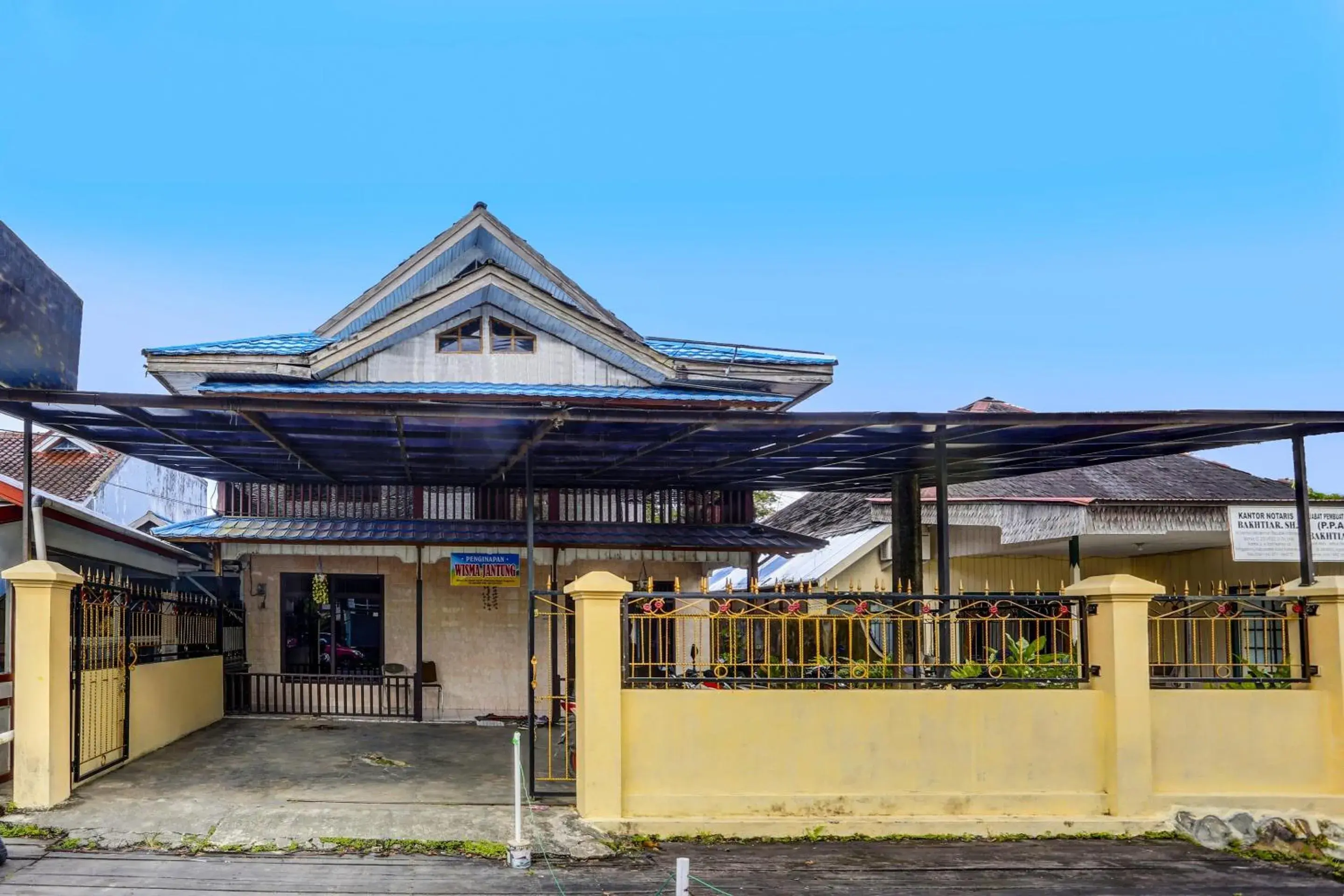 Facade/entrance in SPOT ON 92529 Penginapan Wisma Bintang Syariah Near MTs Al Ma'arif Kota Bangun Facade/entrance in SPOT ON 92529 Penginapan Wisma Bintang Syariah Near MTs Al Ma'arif Kota Bangun