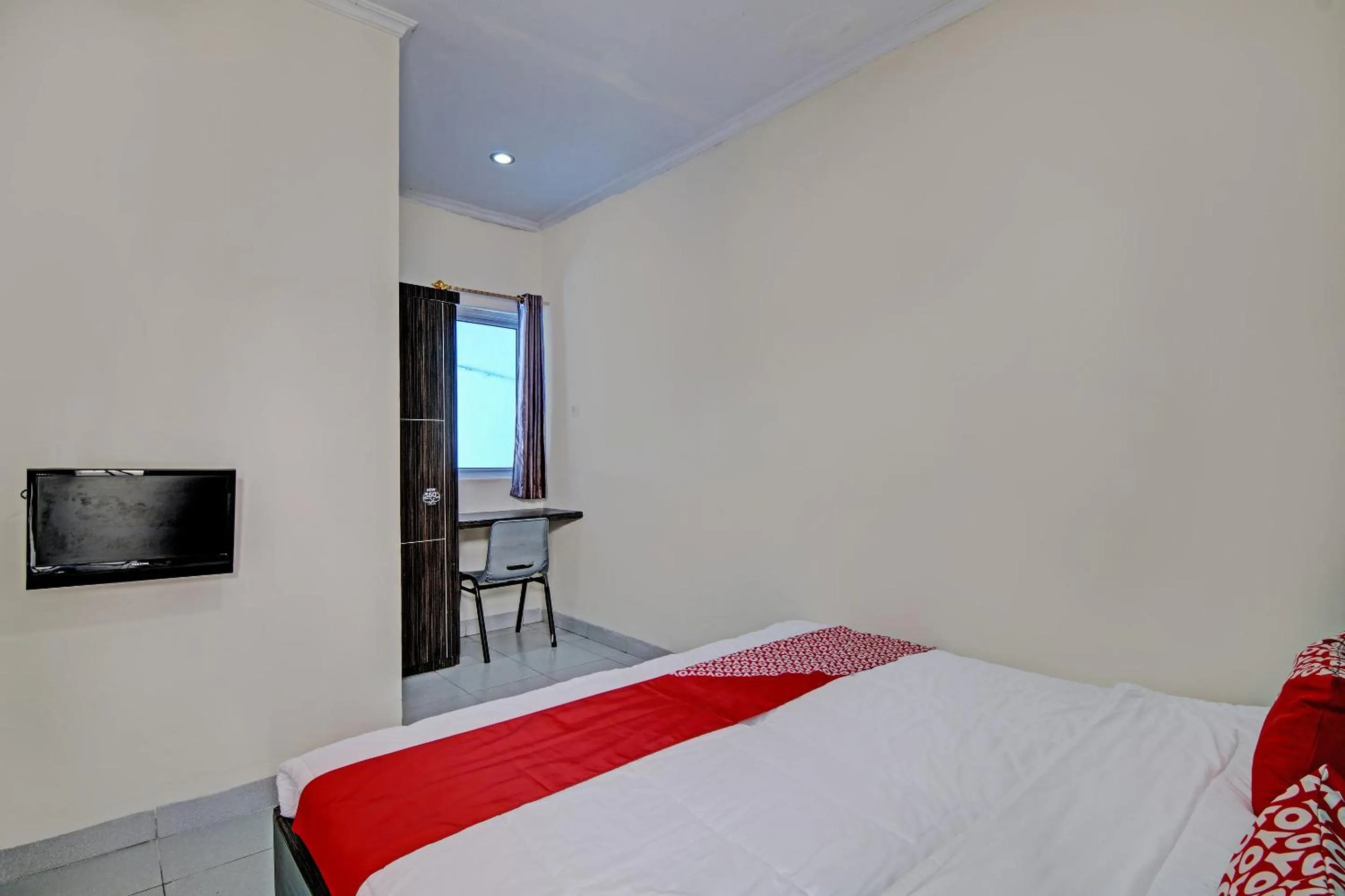 Bedroom, Bed in Hotel O Rosela House Syariah