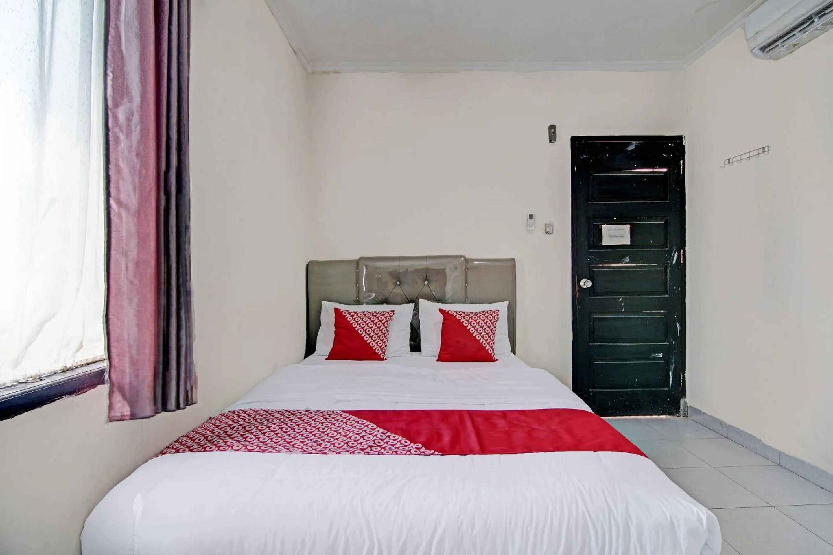 Bedroom, Bed in Hotel O Rosela House Syariah