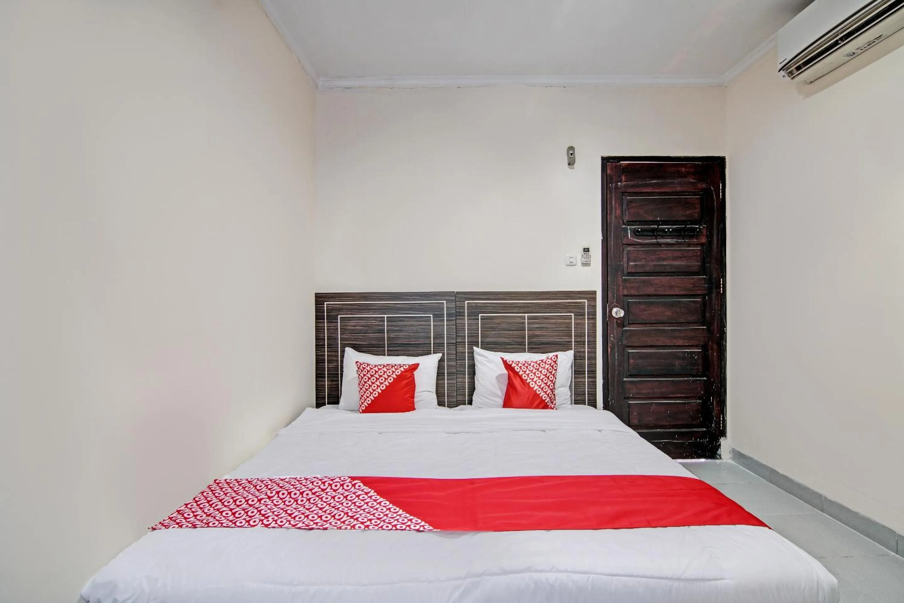Bedroom, Bed in Hotel O Rosela House Syariah