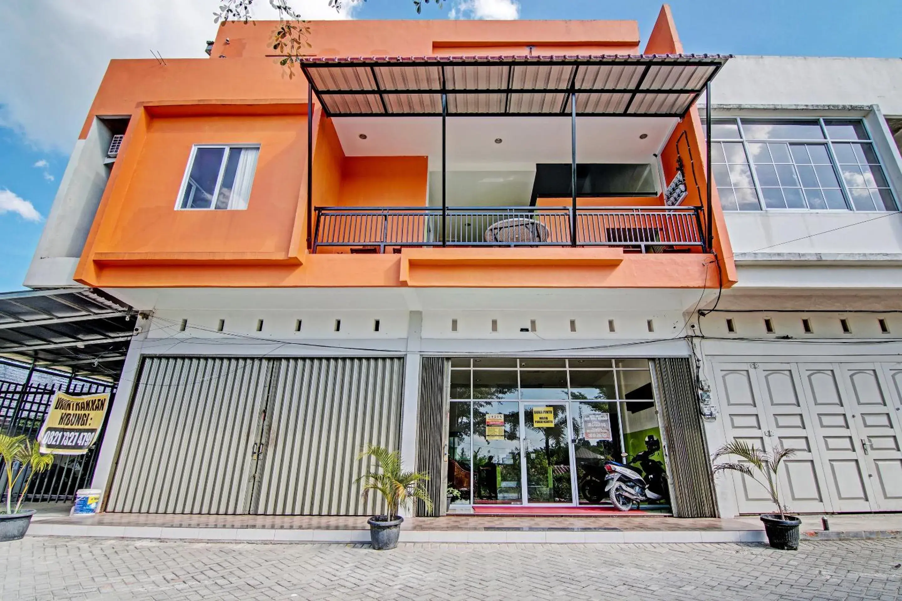 Facade/entrance in Hotel O Rosela House Syariah Facade/entrance in Hotel O Rosela House Syariah