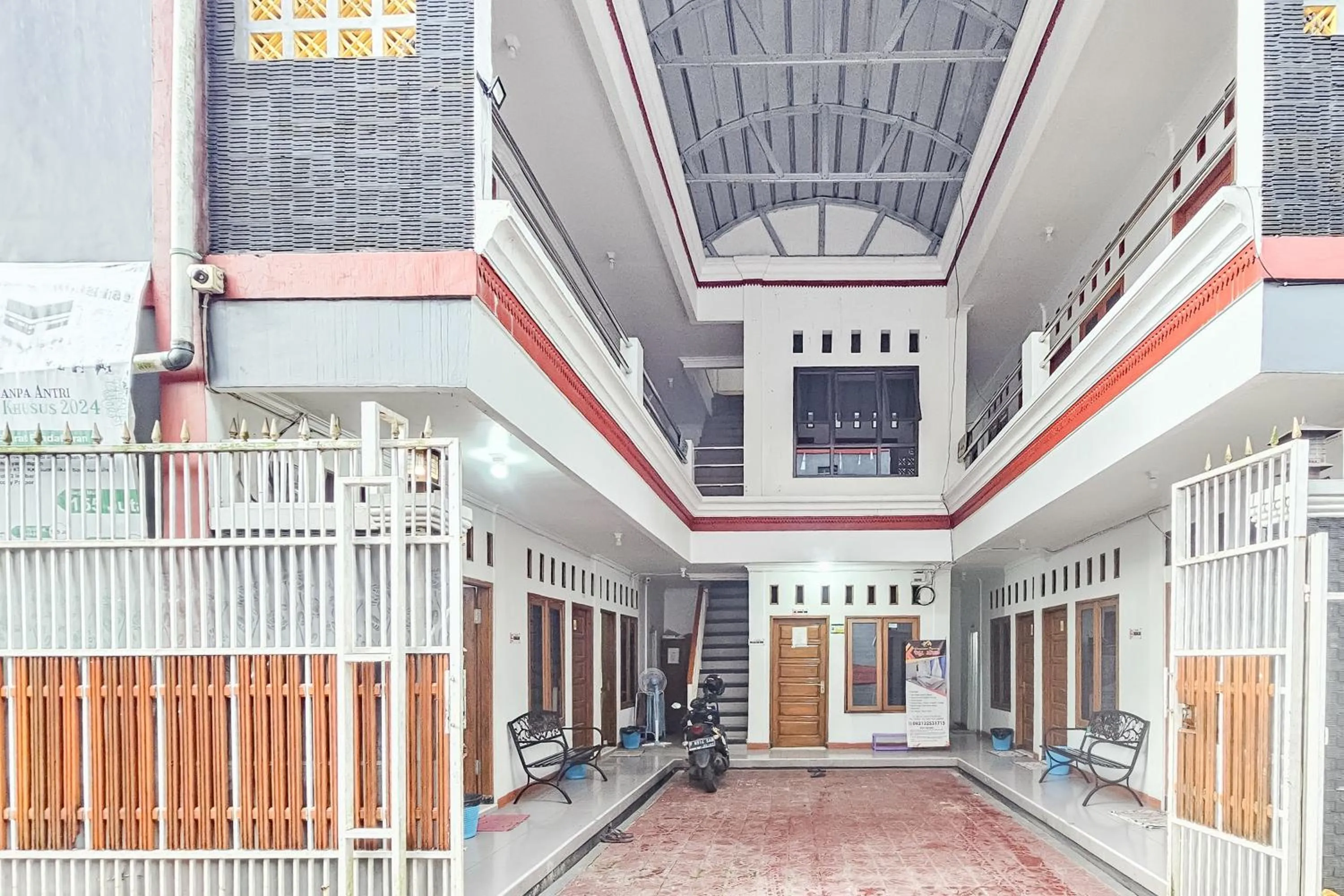 Facade/entrance in RedDoorz Syariah near Sukabumi Station