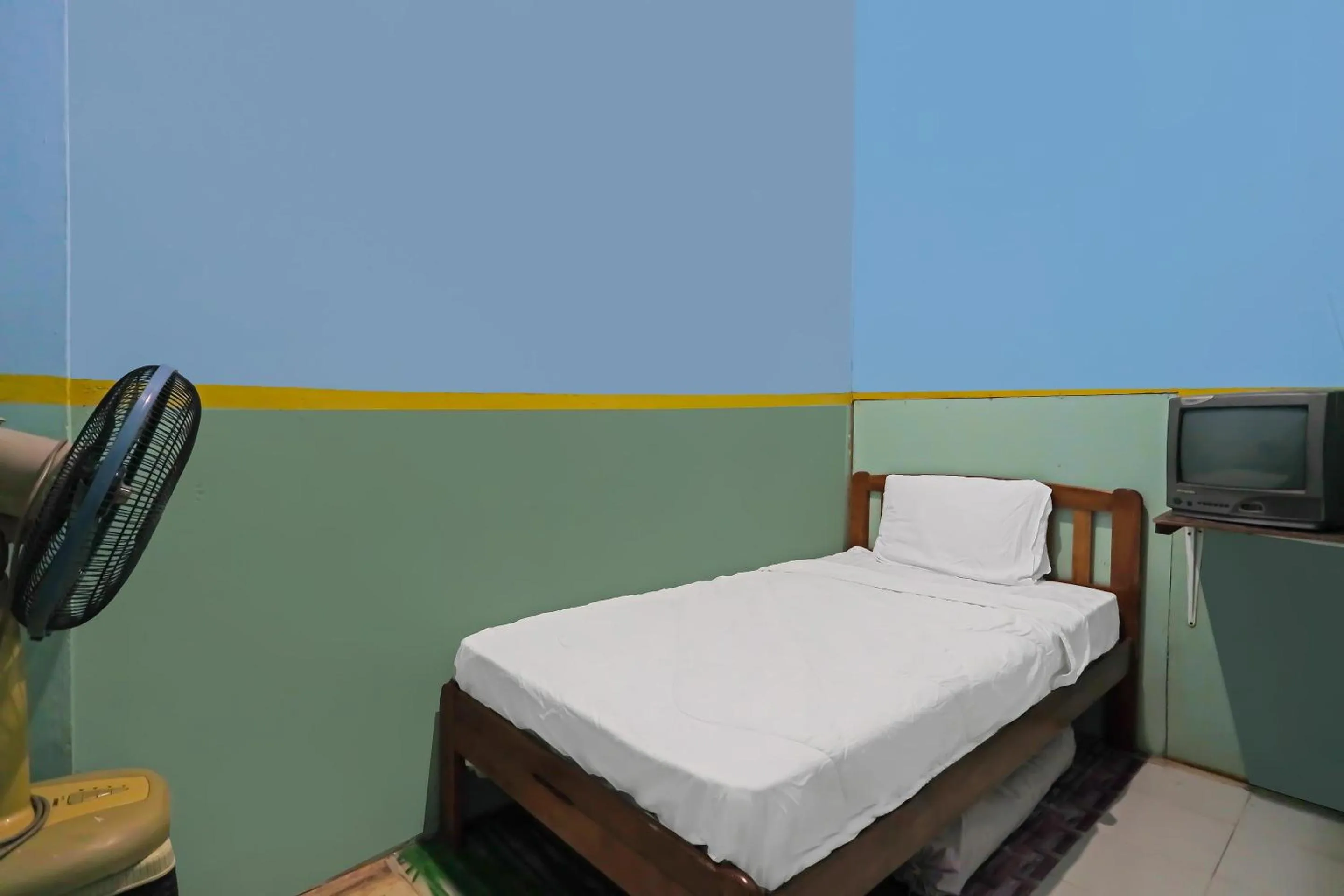 Bedroom, Bed in Hotel O Joyoakis Homestay SyariahNearMall Nagoya Hill