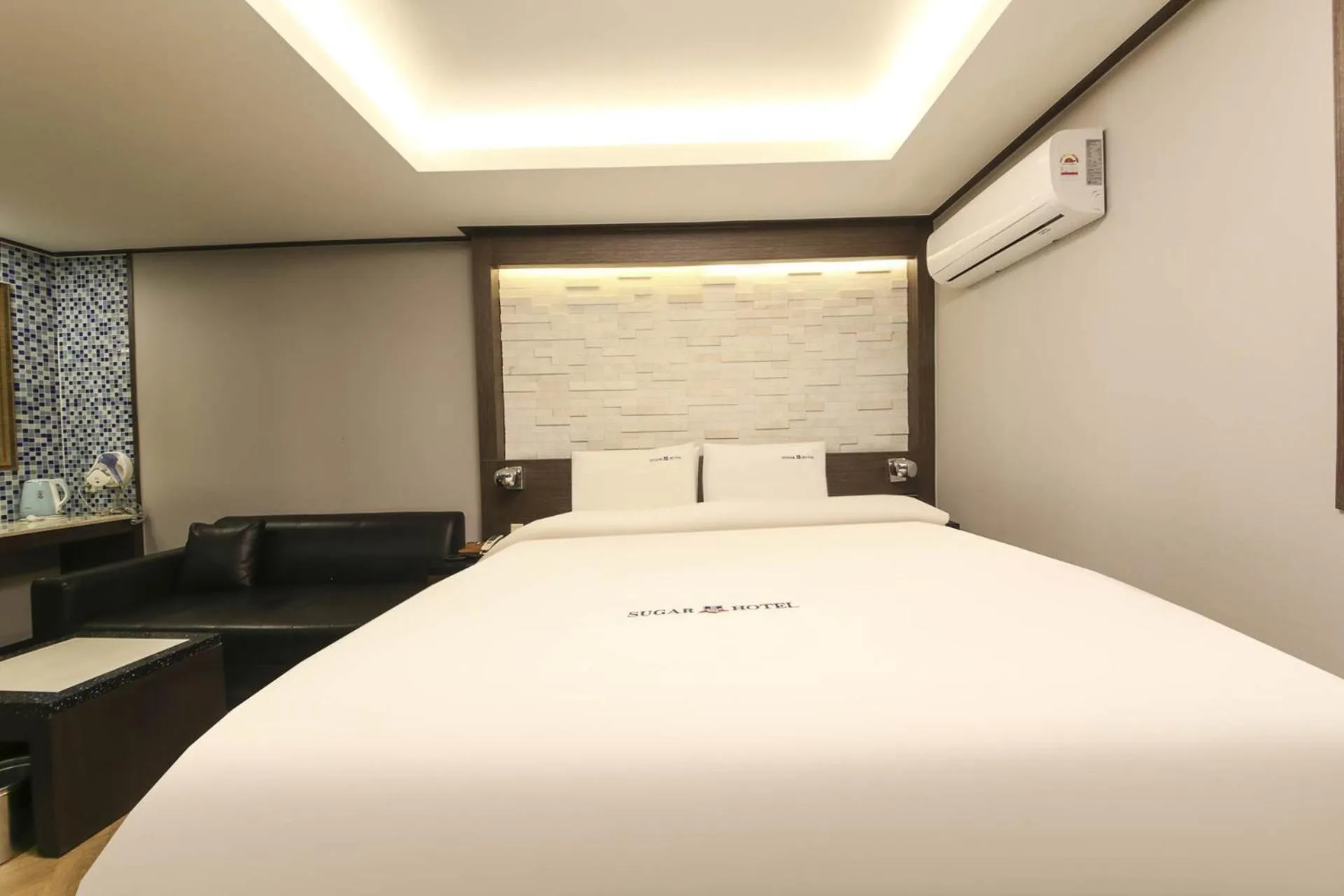 Bed in Sugar Hotel