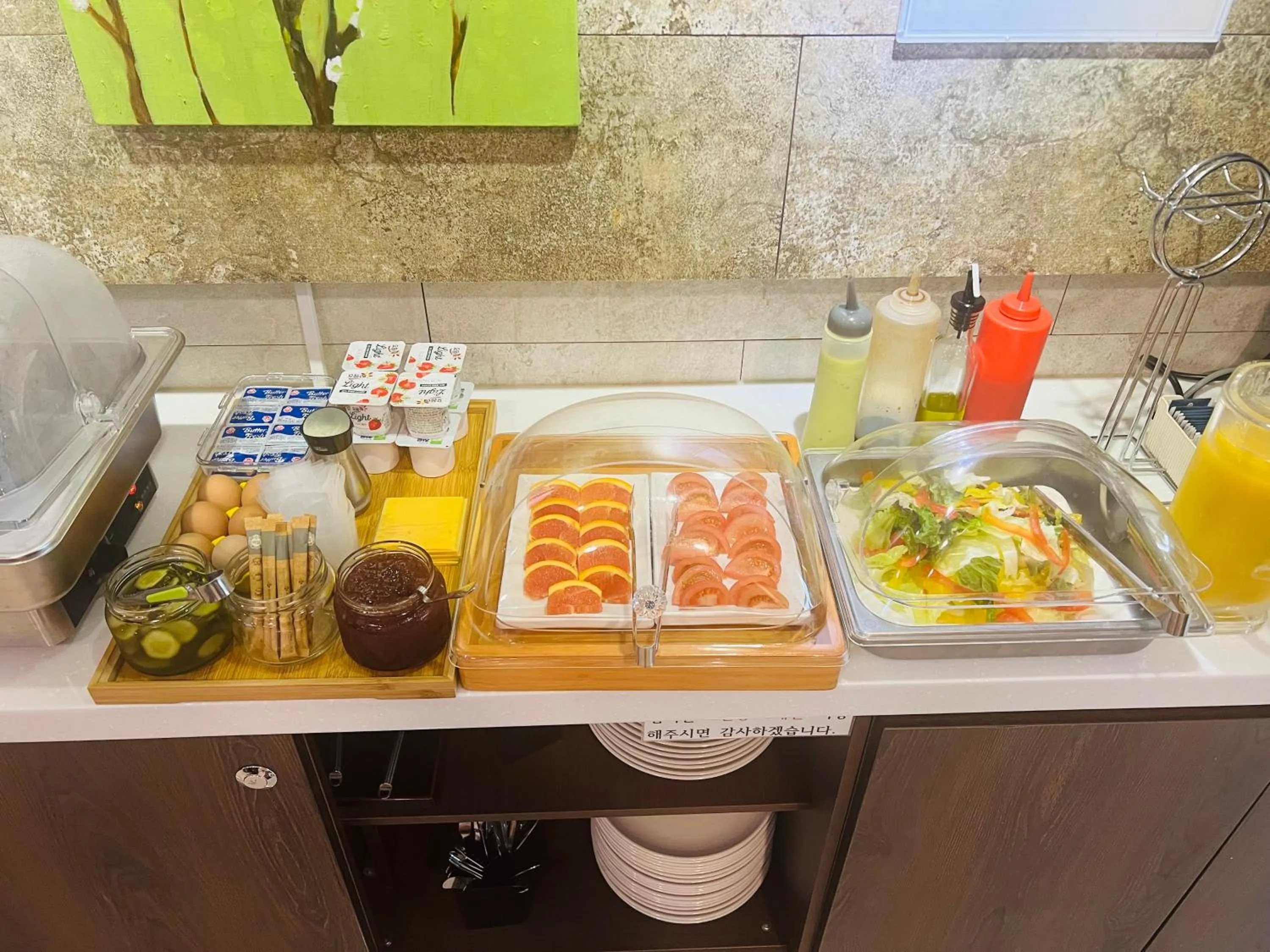 Breakfast in Sugar Hotel