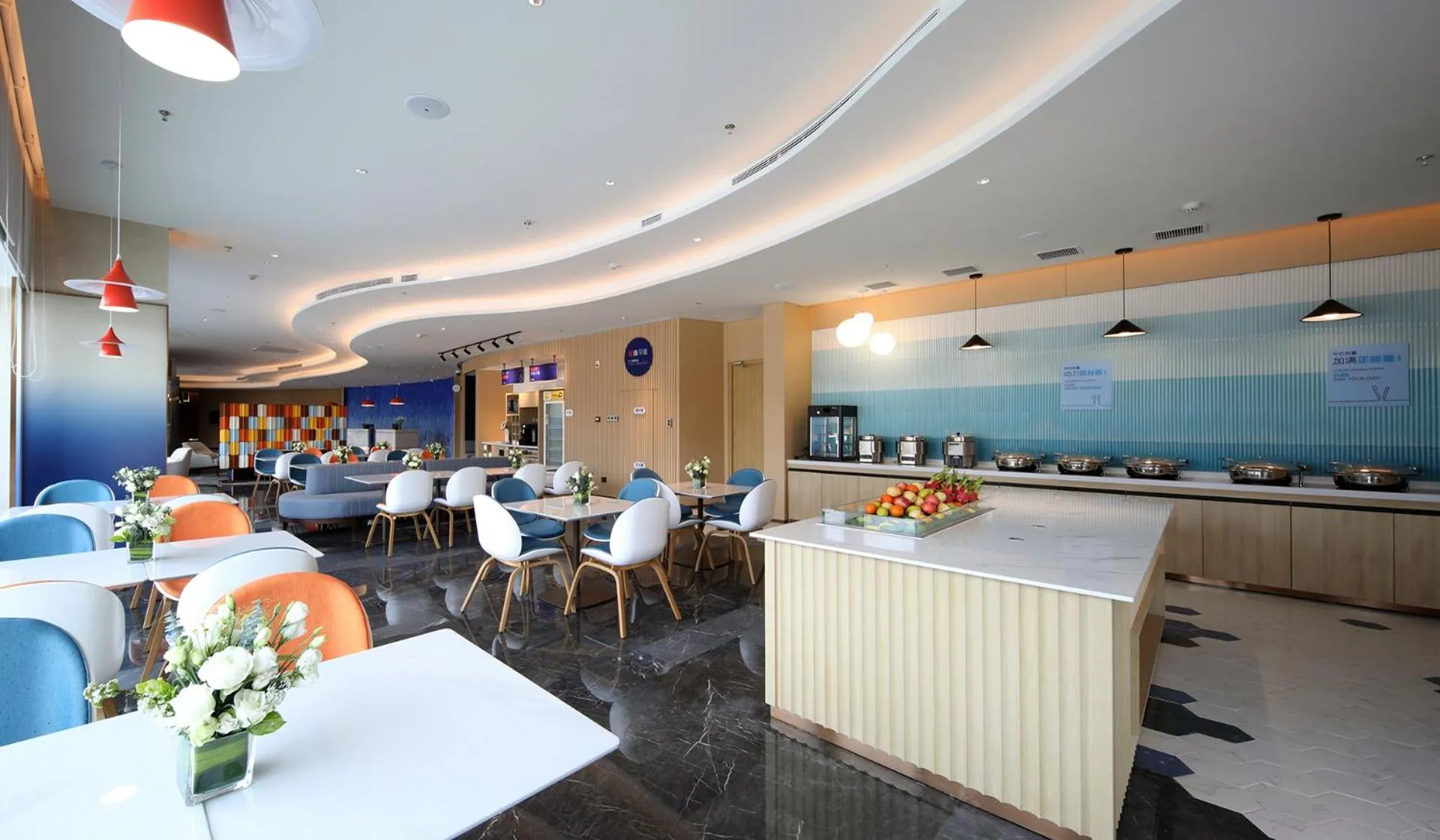 Breakfast in Holiday Inn Express Dalian Golden Pebble Beach by IHG