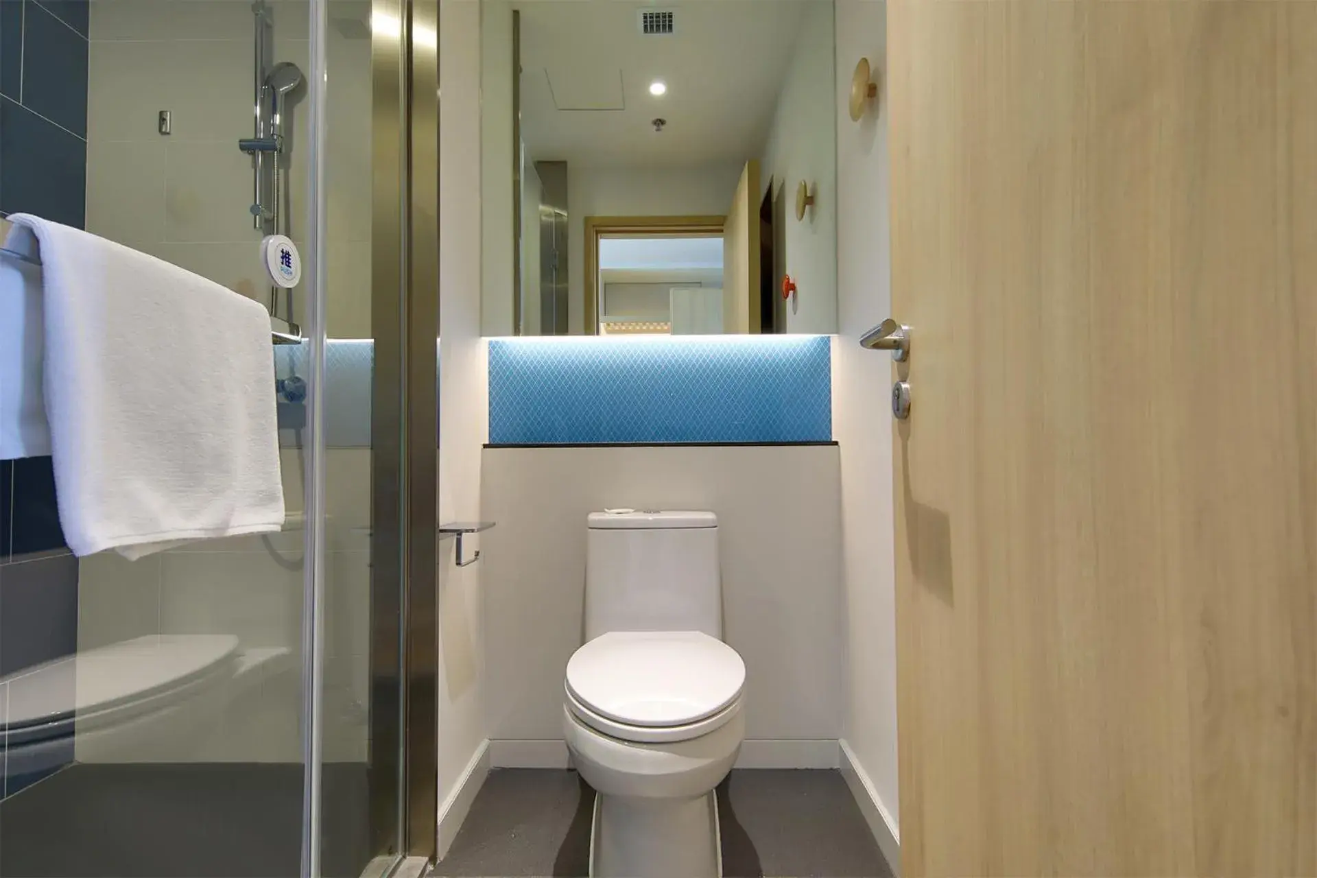 Upgraded Standard Room in Holiday Inn Express Dalian Golden Pebble Beach by IHG Upgraded Standard Room in Holiday Inn Express Dalian Golden Pebble Beach by IHG