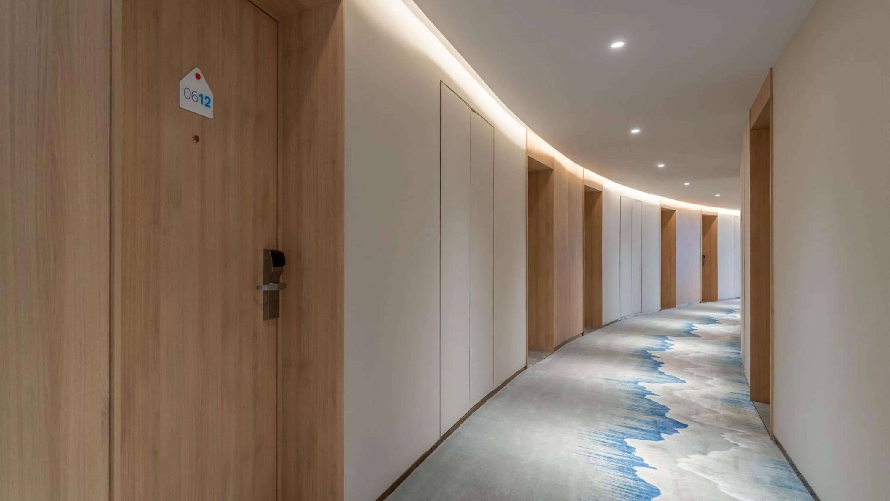 Lobby or reception in Holiday Inn Express Dalian Golden Pebble Beach by IHG