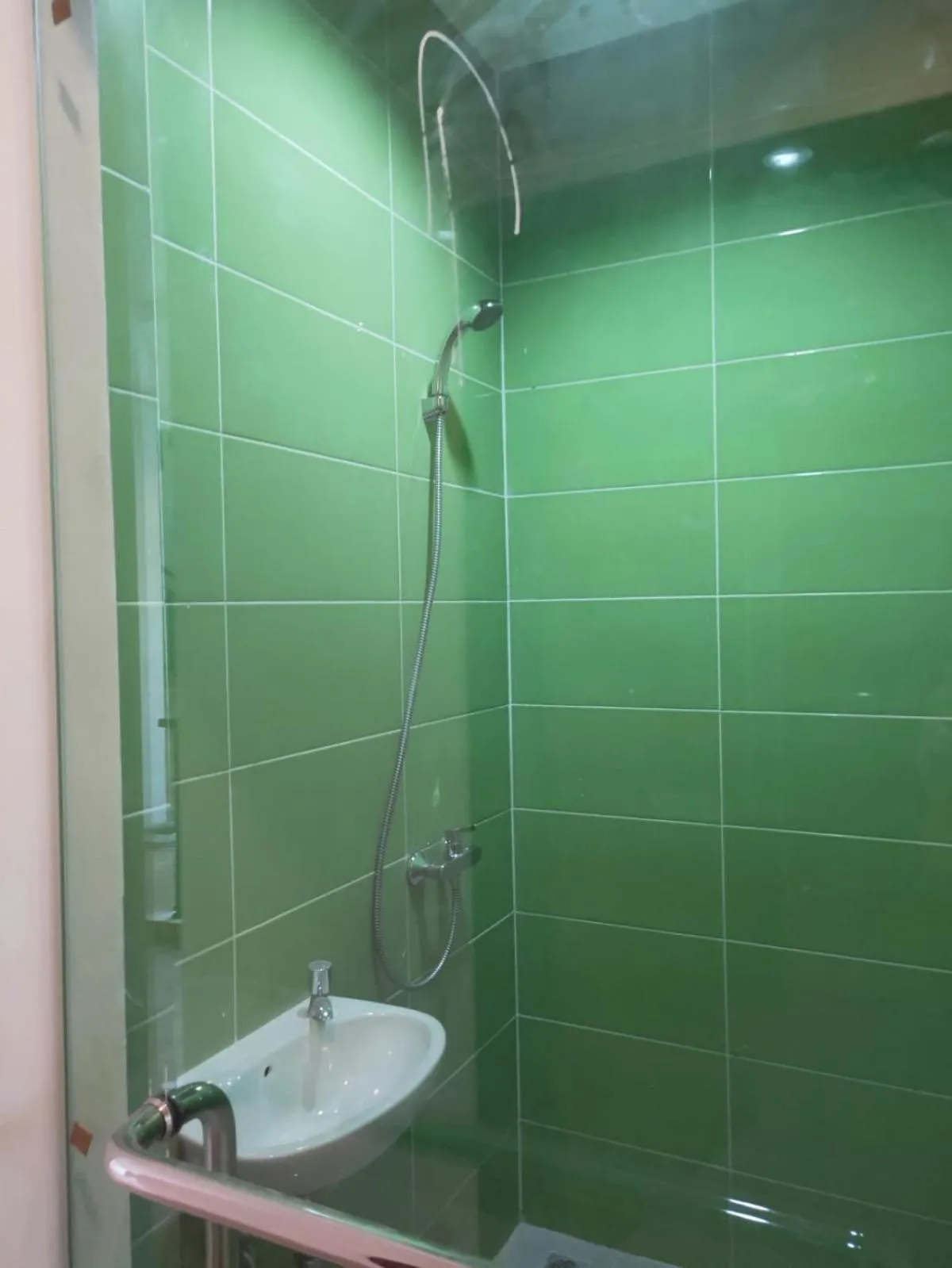 Shower in The Holiday Guest House