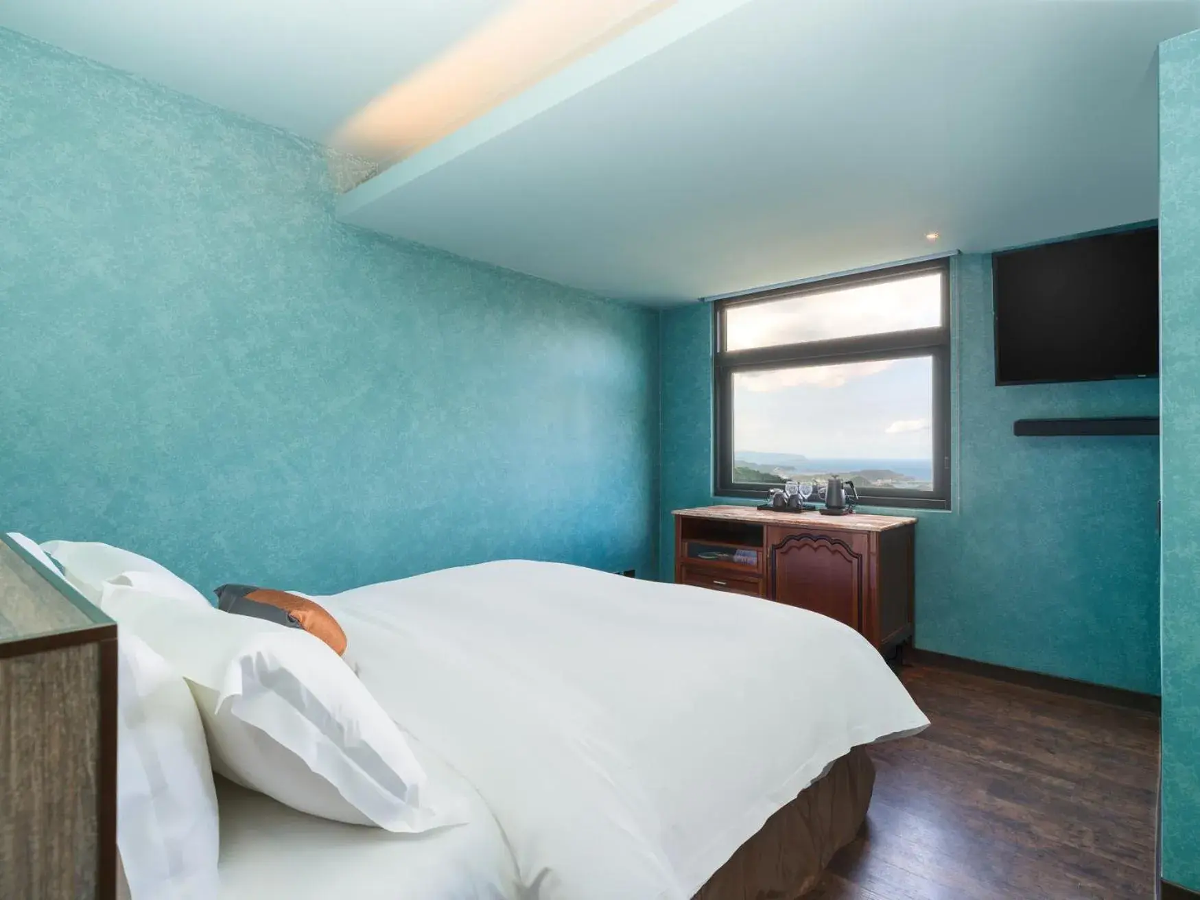Double Room with Bathtub and Sea View (禪) in Daybreak Double Room with Bathtub and Sea View (禪) in Daybreak