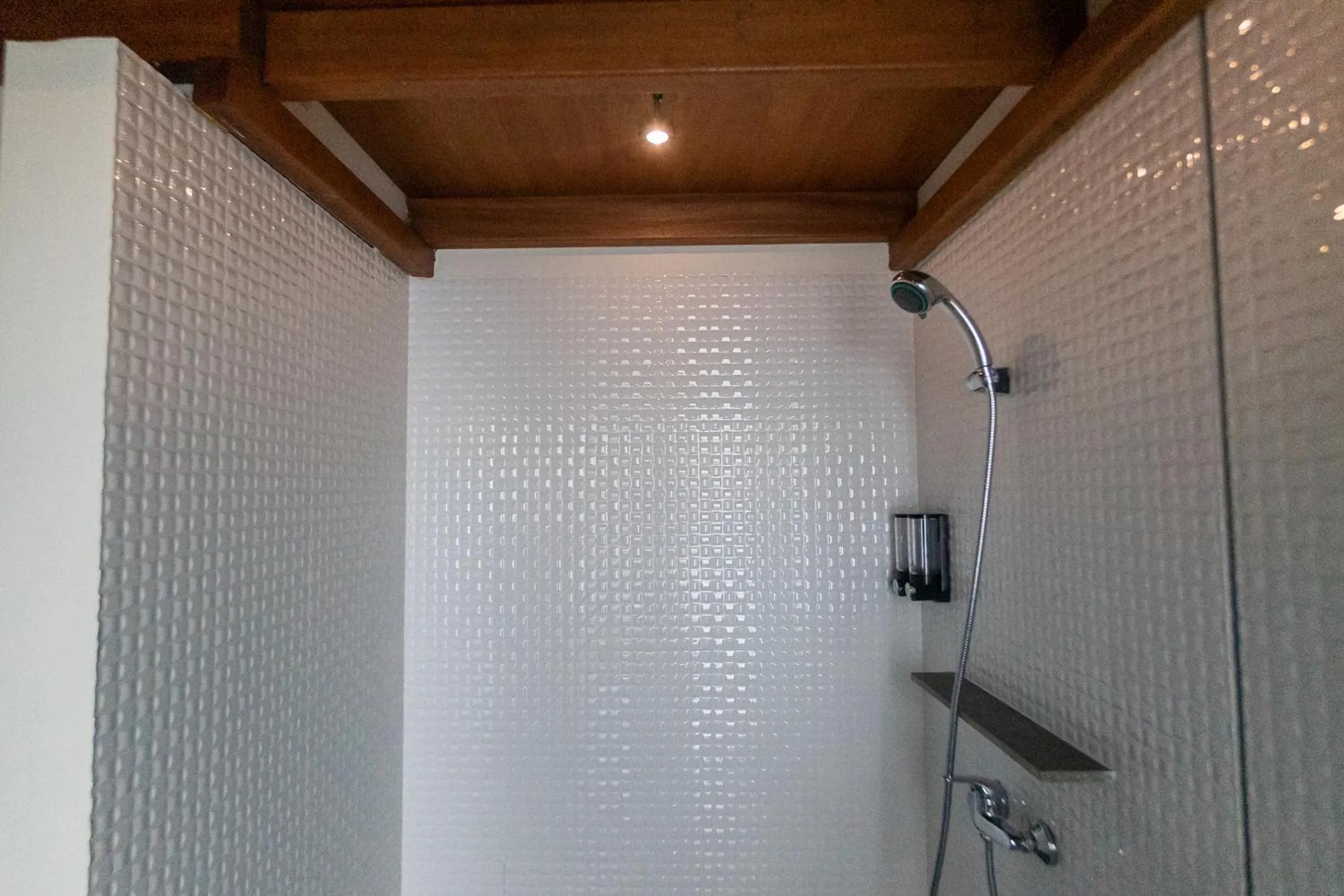 Shower in Sarang Comfort