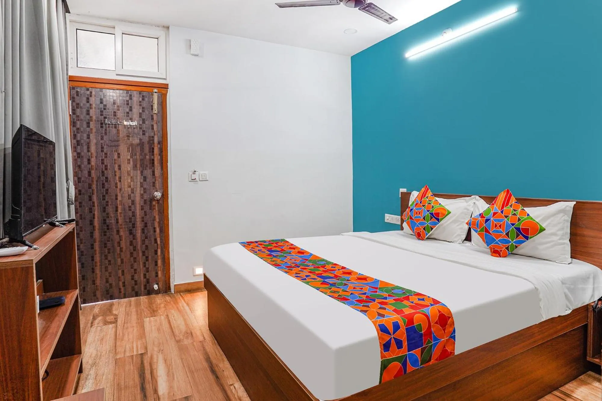 Bed in Via RLV Green Palace - Nr Kengeri Satellite Town