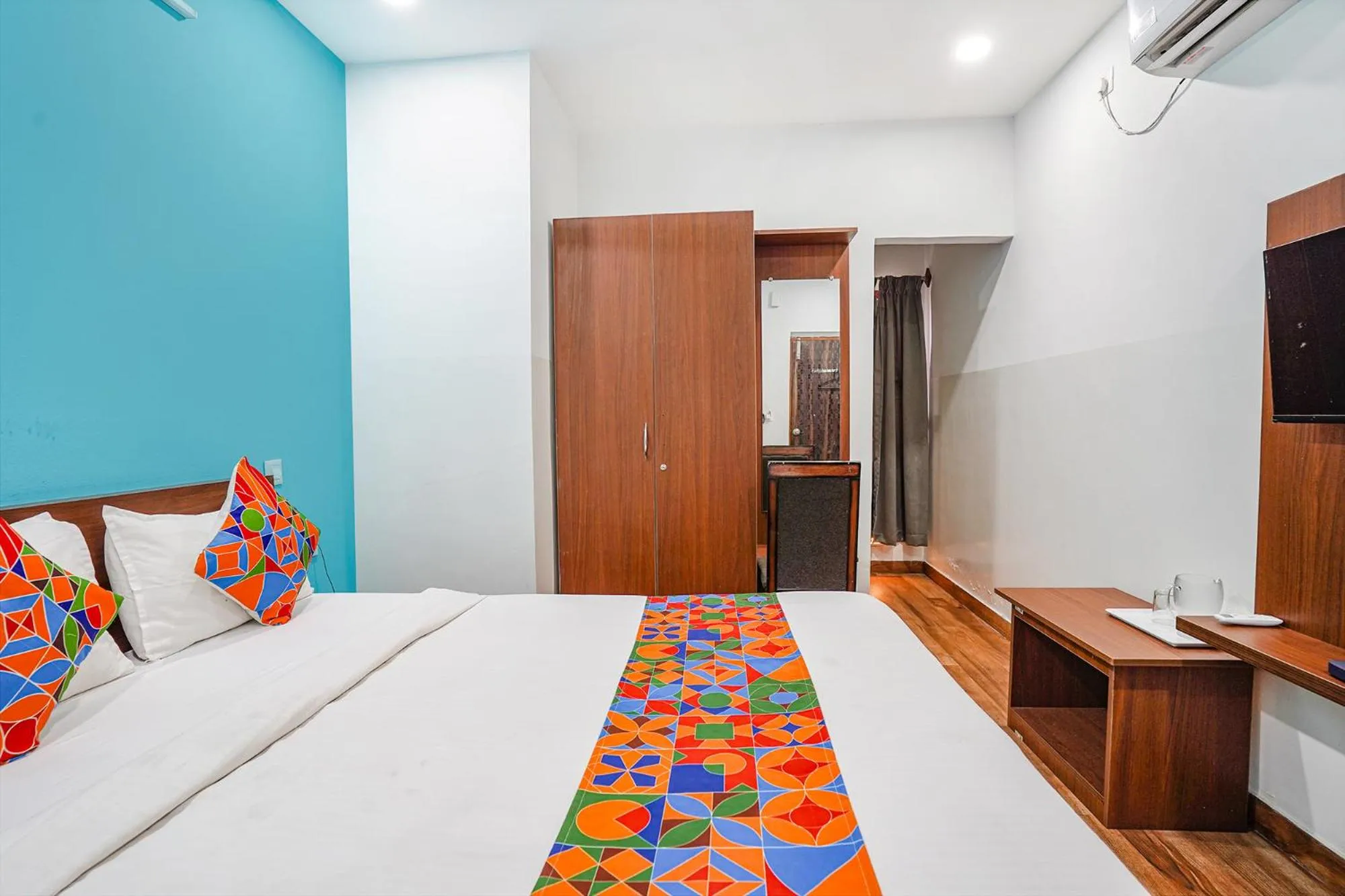 Bed in Via RLV Green Palace - Nr Kengeri Satellite Town
