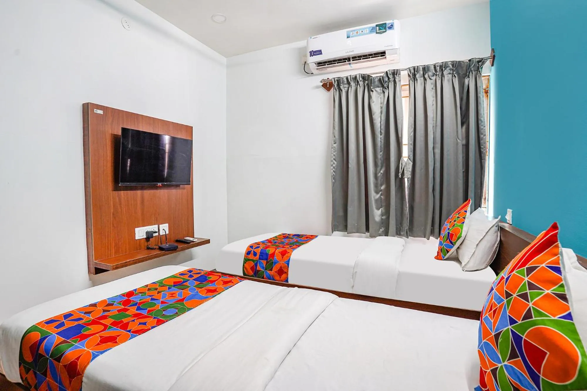 Bed in Via RLV Green Palace - Nr Kengeri Satellite Town