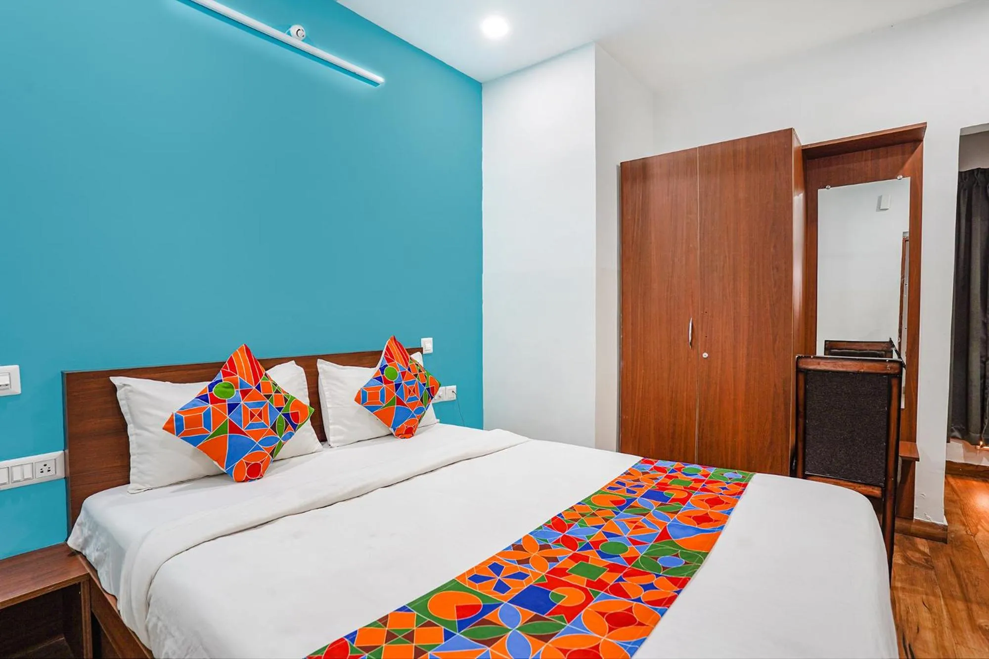 Bed in Via RLV Green Palace - Nr Kengeri Satellite Town