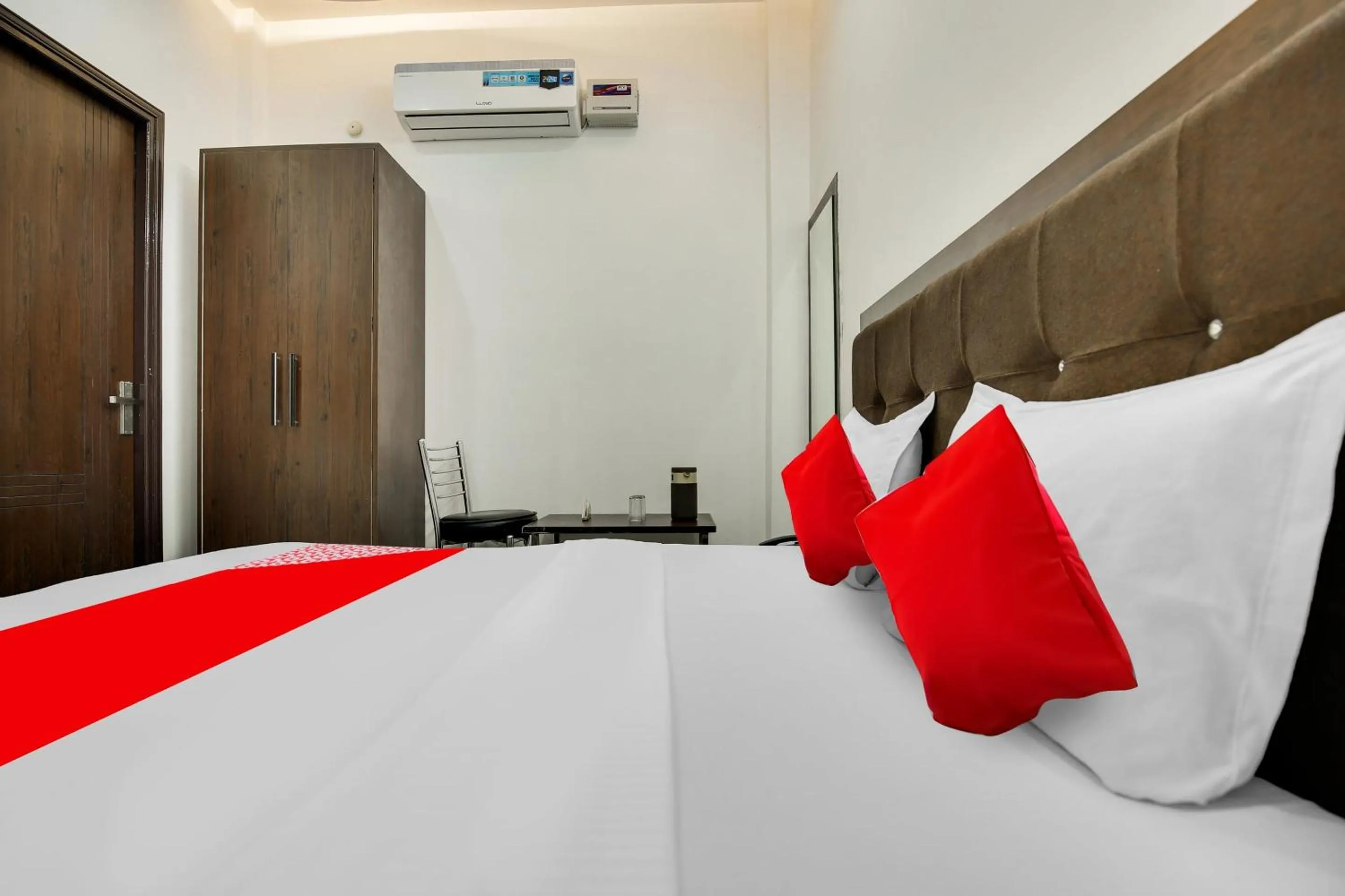 Bedroom in Hotel O King Star Residency