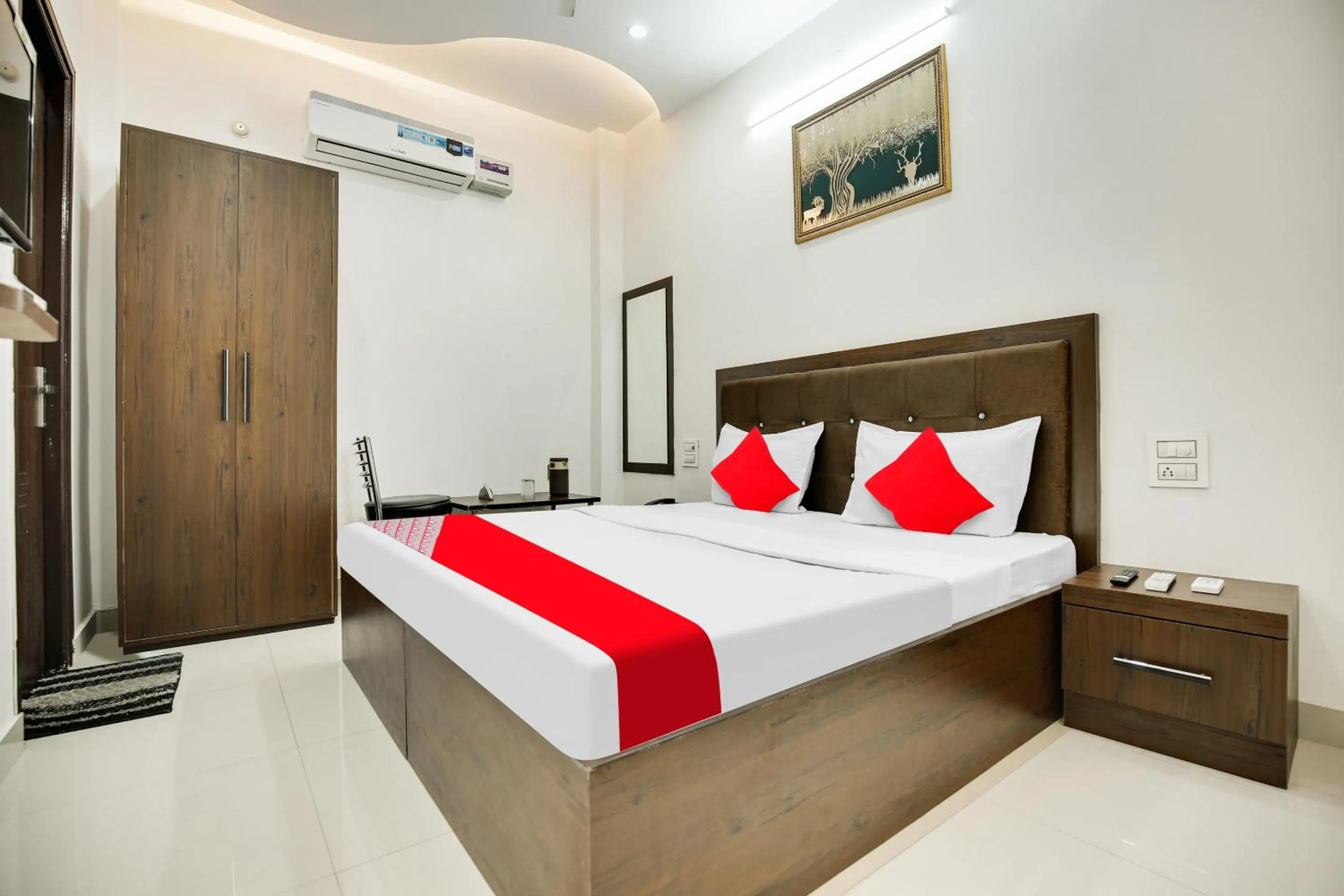 Bedroom in Hotel O King Star Residency