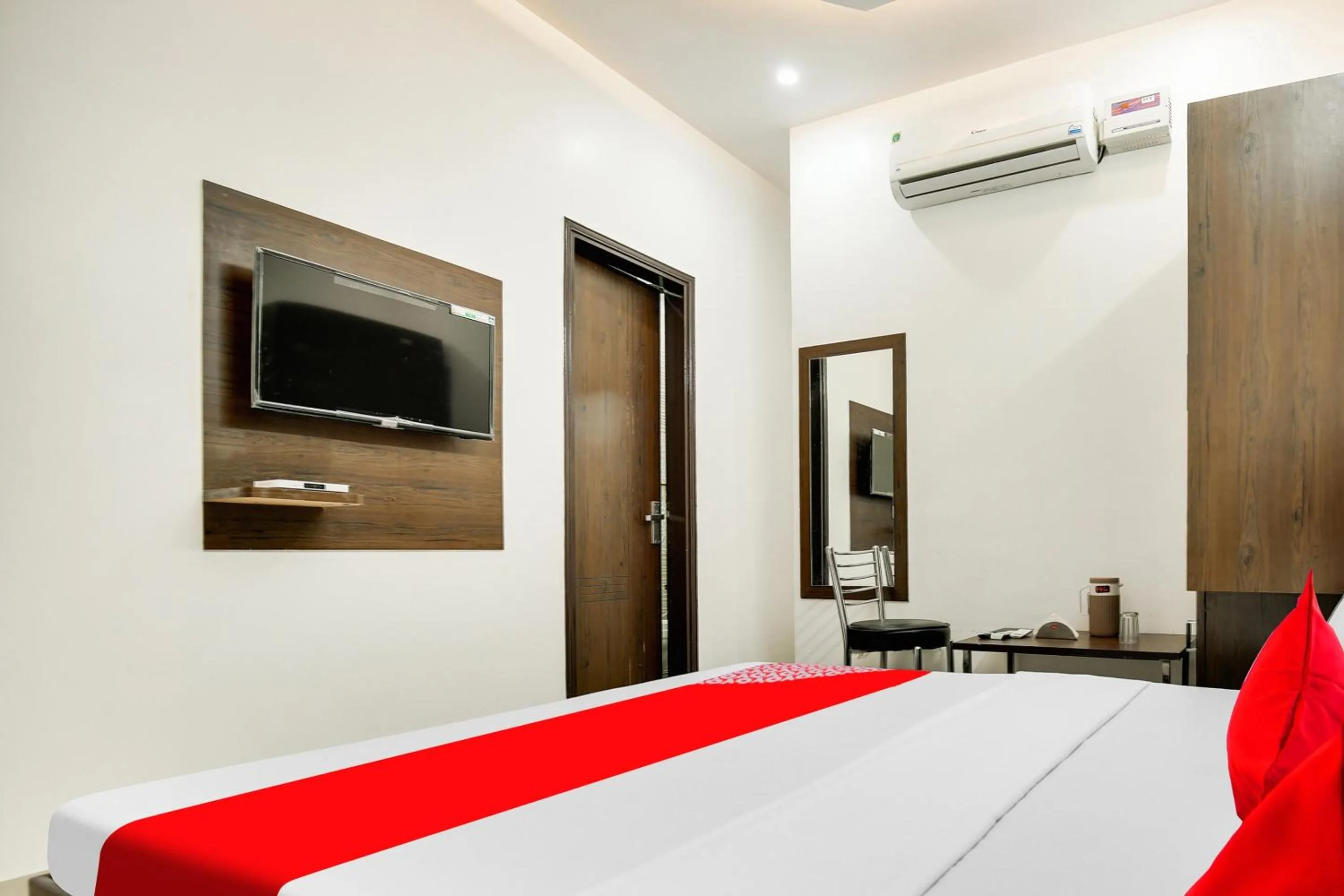 Bedroom, Bed in Hotel O King Star Residency
