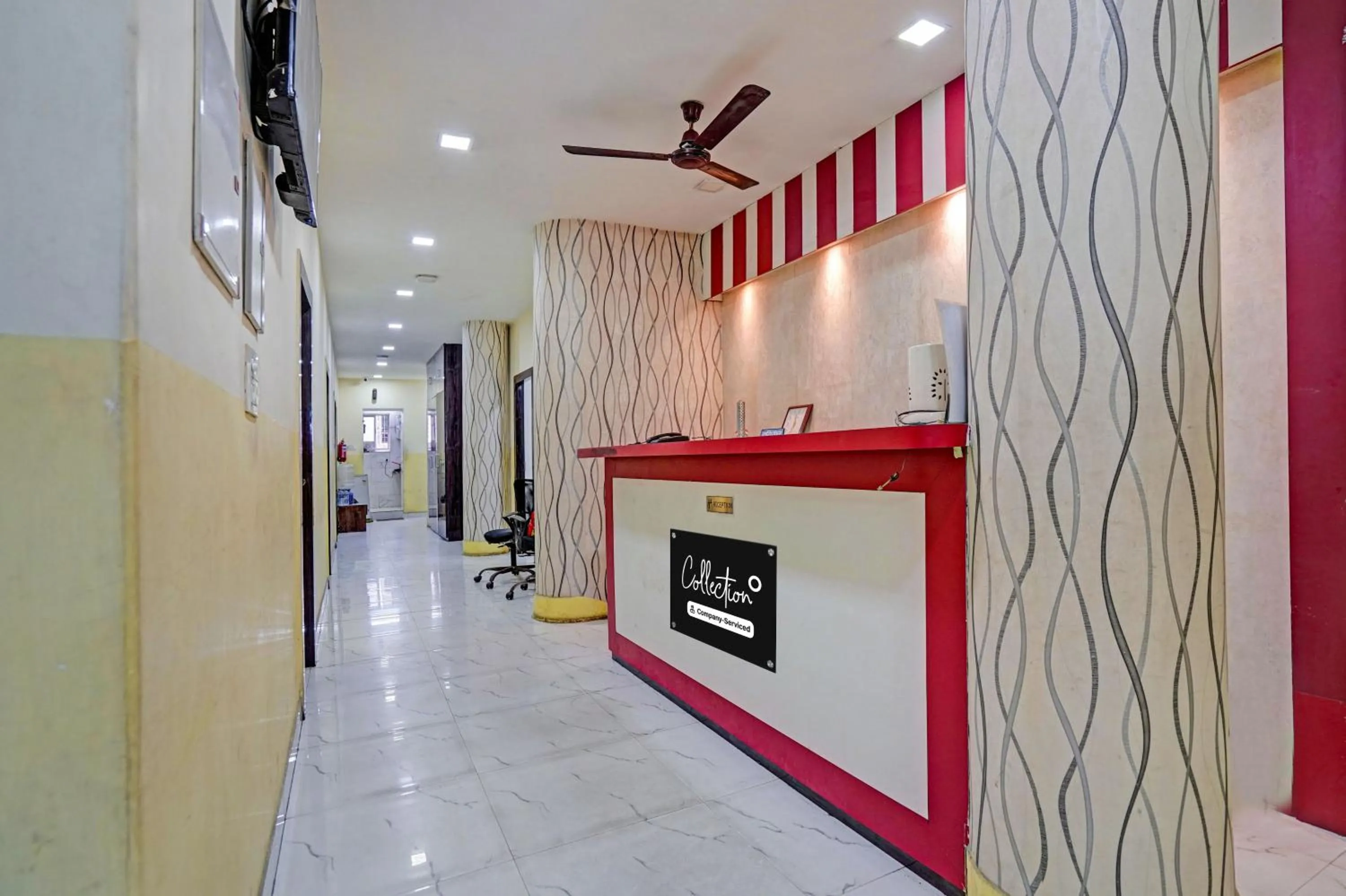 Lobby or reception in Collection O Dalhousie Square Kolkata Formerly G.N Palace