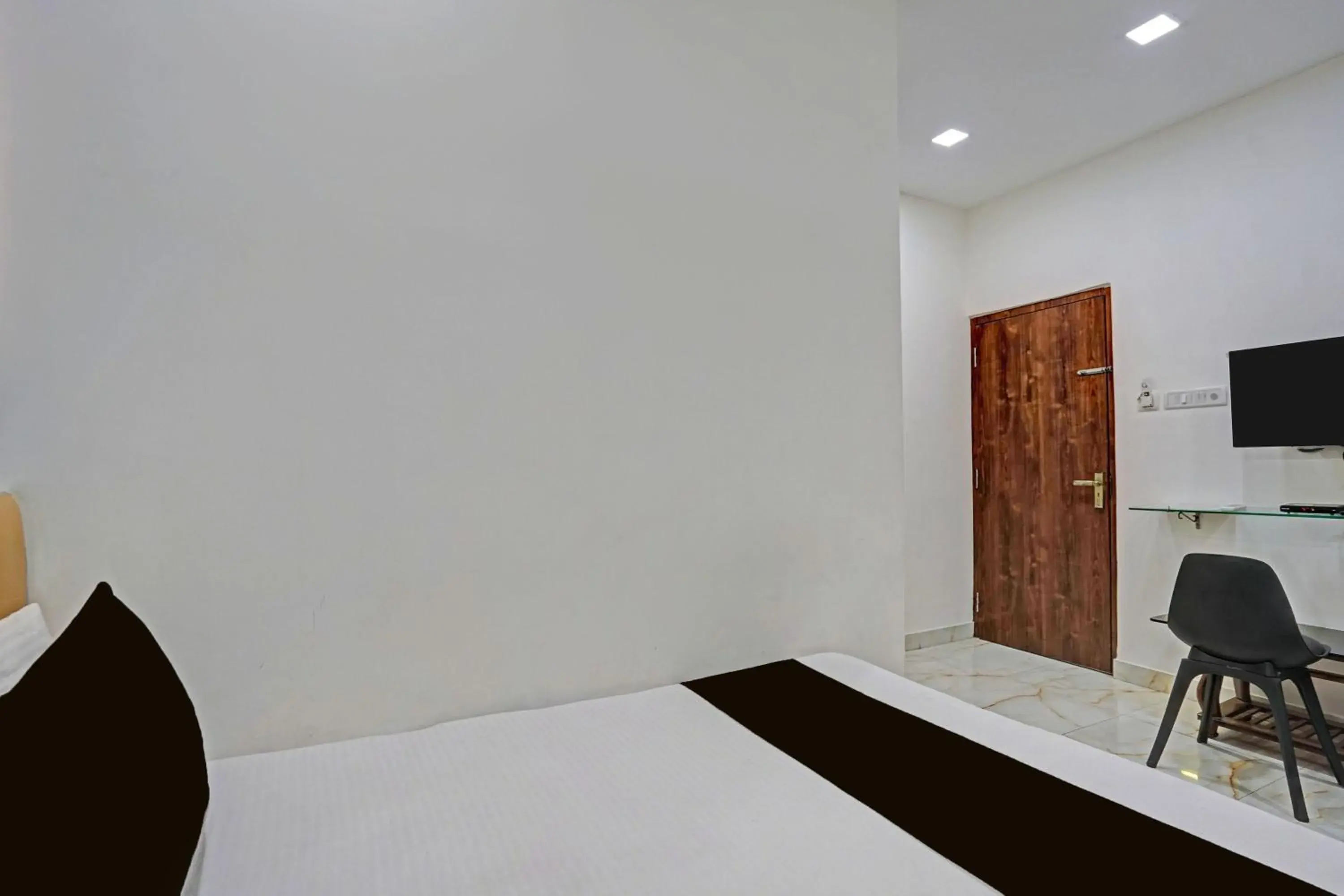 Bedroom in Collection O Dalhousie Square Kolkata Formerly G.N Palace Bedroom in Collection O Dalhousie Square Kolkata Formerly G.N Palace