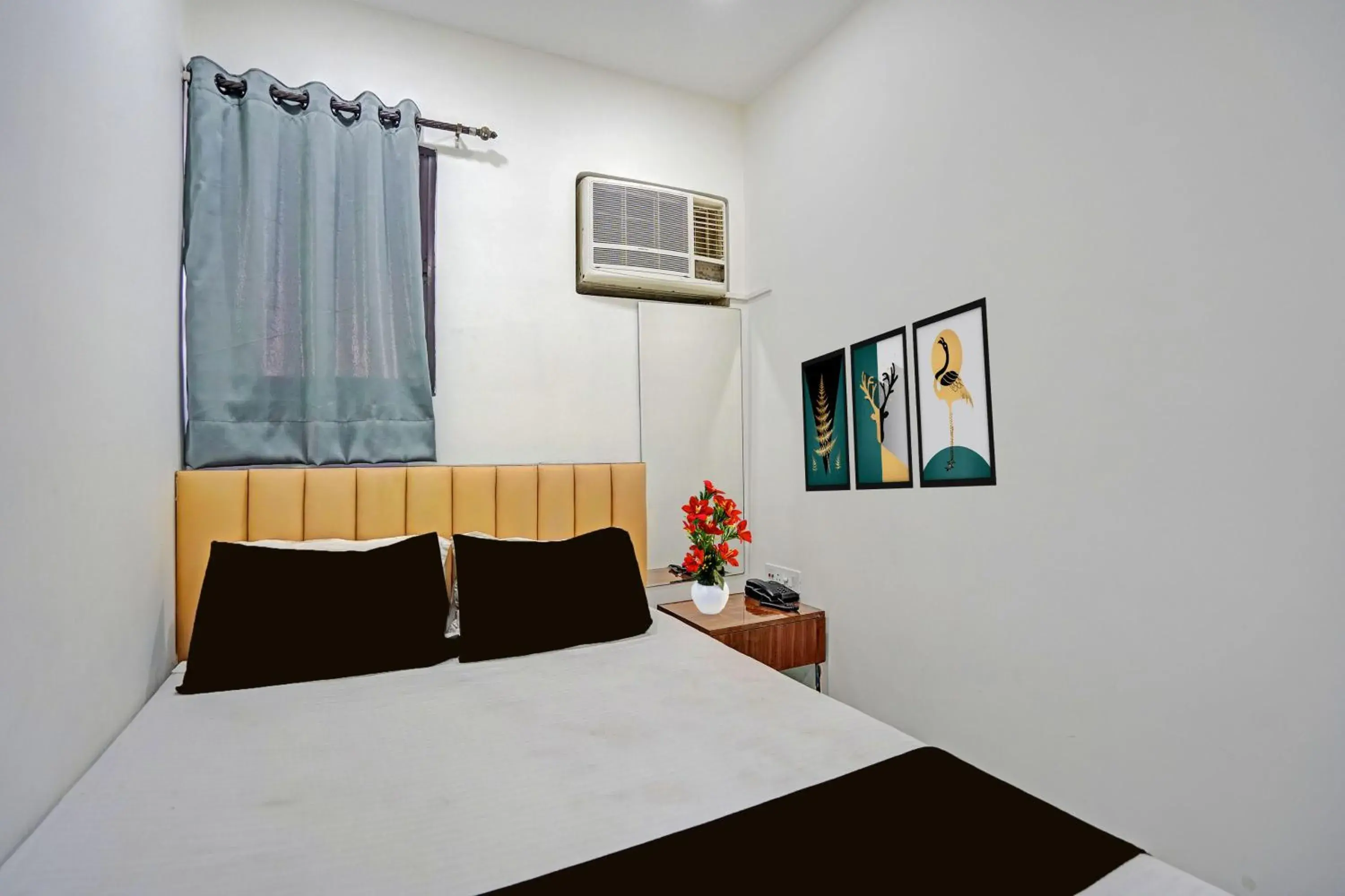 Photo of the whole room, Bed in Super Collection O Dalhousie Square Kolkata Formerly G.N Palace Photo of the whole room, Bed in Super Collection O Dalhousie Square Kolkata Formerly G.N Palace