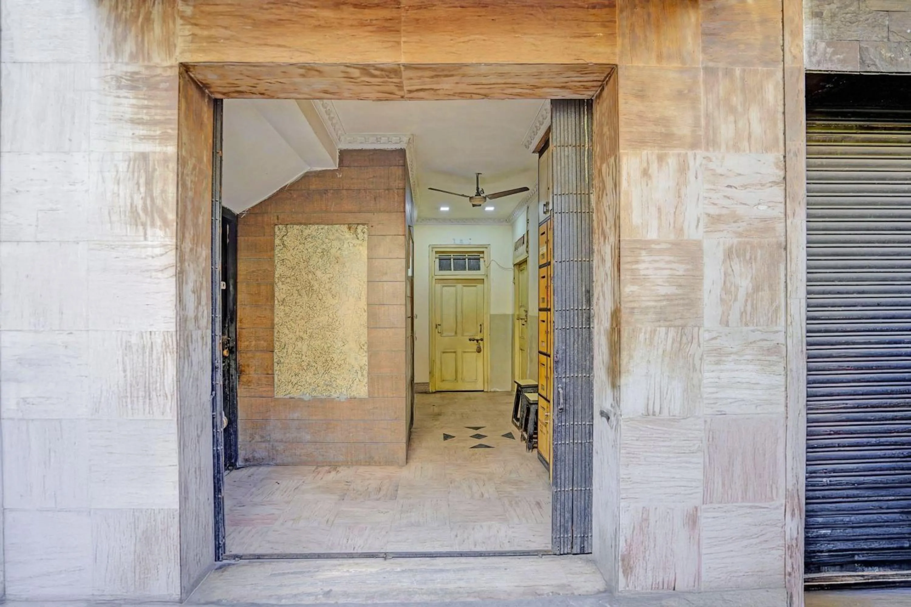 Facade/entrance in Collection O Dalhousie Square Kolkata Formerly G.N Palace