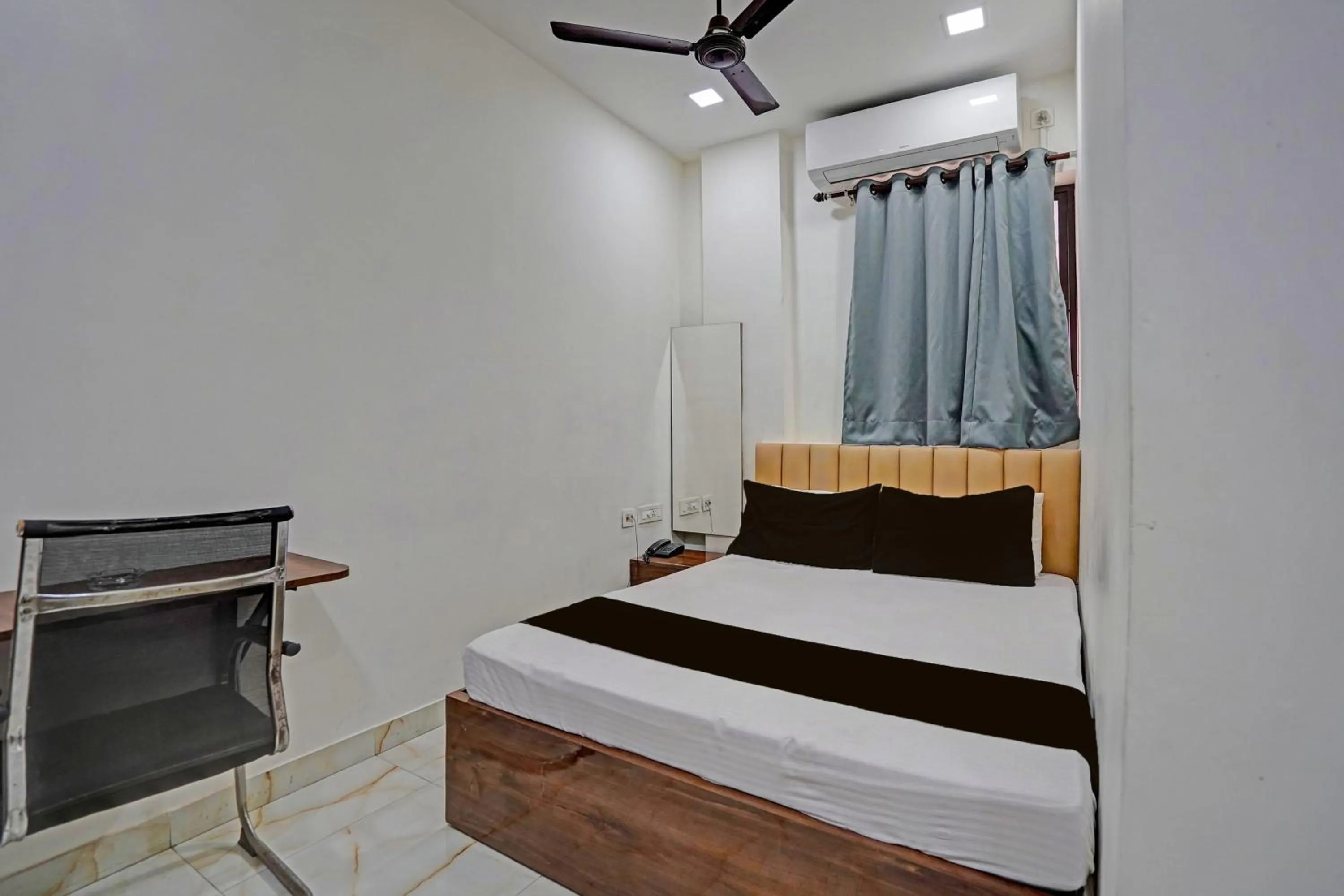 Bedroom, Bed in Collection O Dalhousie Square Kolkata Formerly G.N Palace