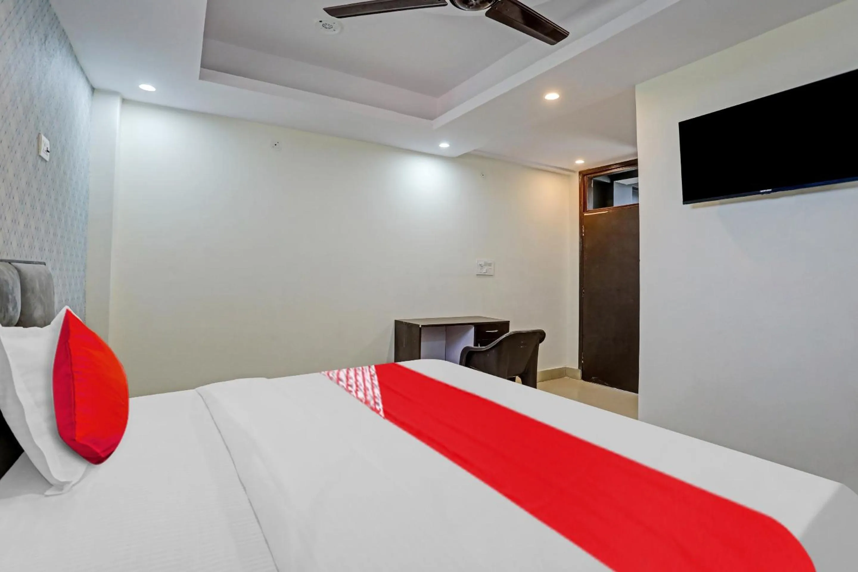 Bathroom, Bed in Hotel O JAI SHREE HOTEL