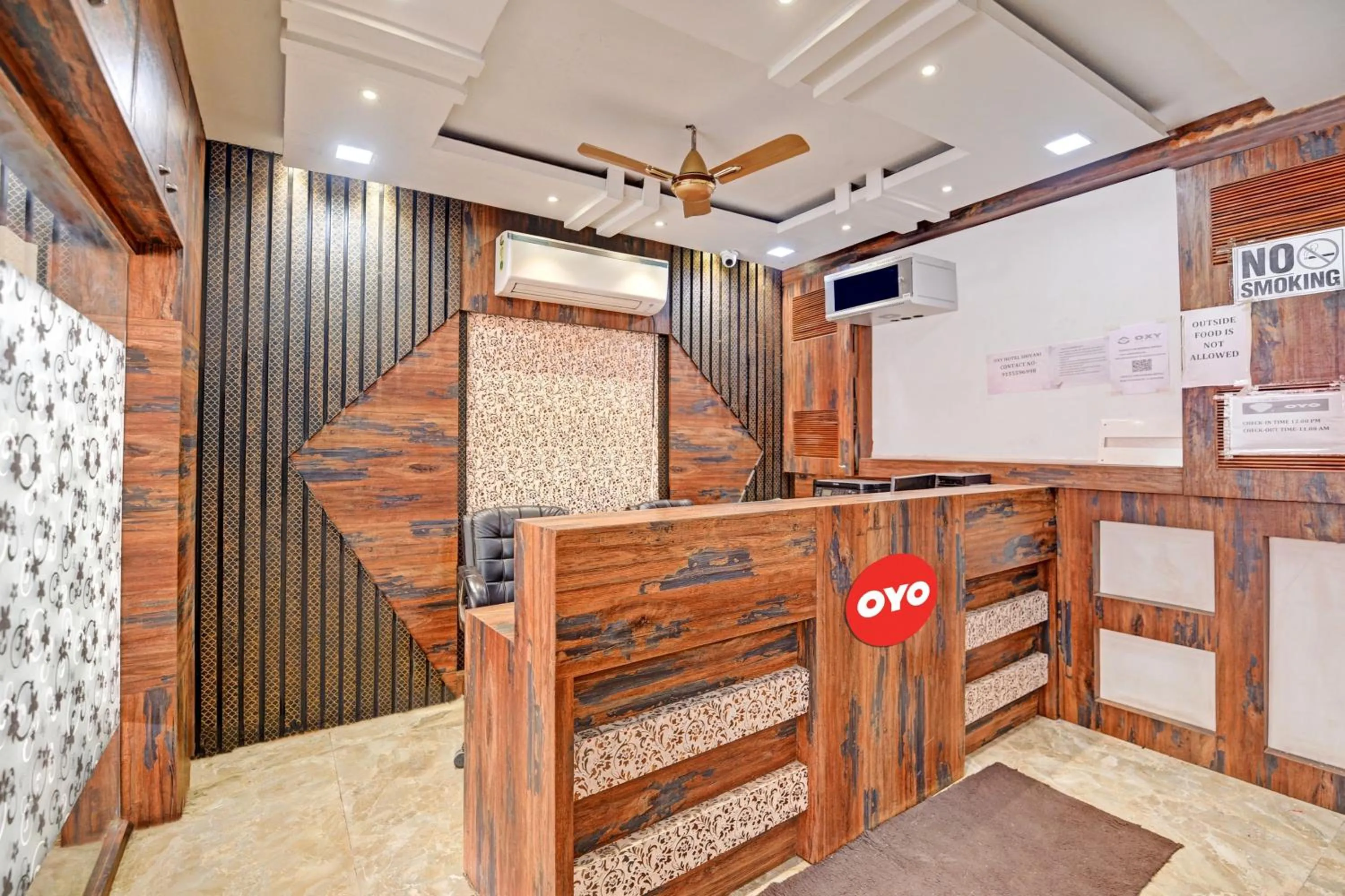 Lobby or reception in Super Hotel O OXY SHIVANI RESIDENCY