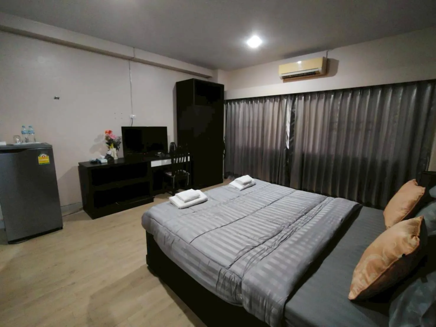 Bed in Metro Residence