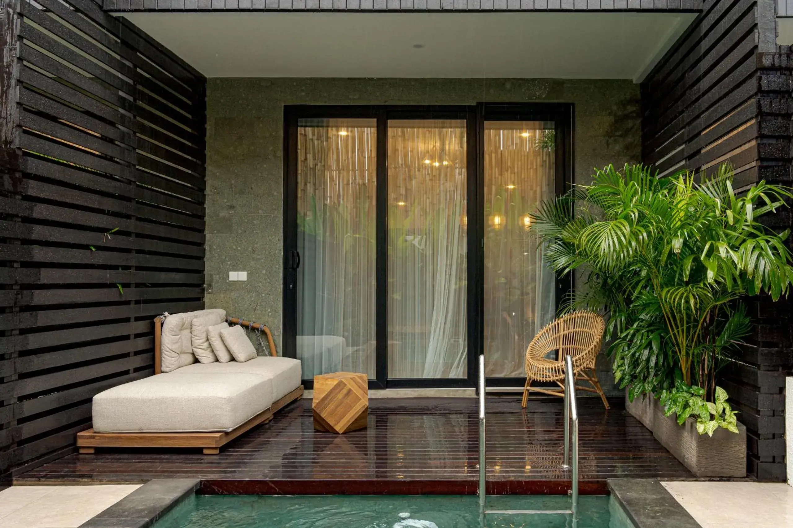 Patio in Sunny Village Batu Bolong Patio in Sunny Village Batu Bolong