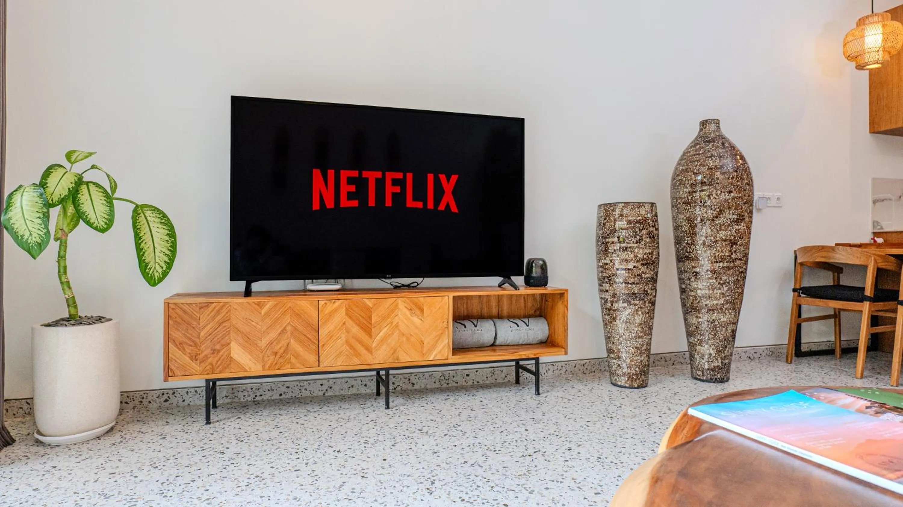 Communal lounge/ TV room in Sunny Village Batu Bolong