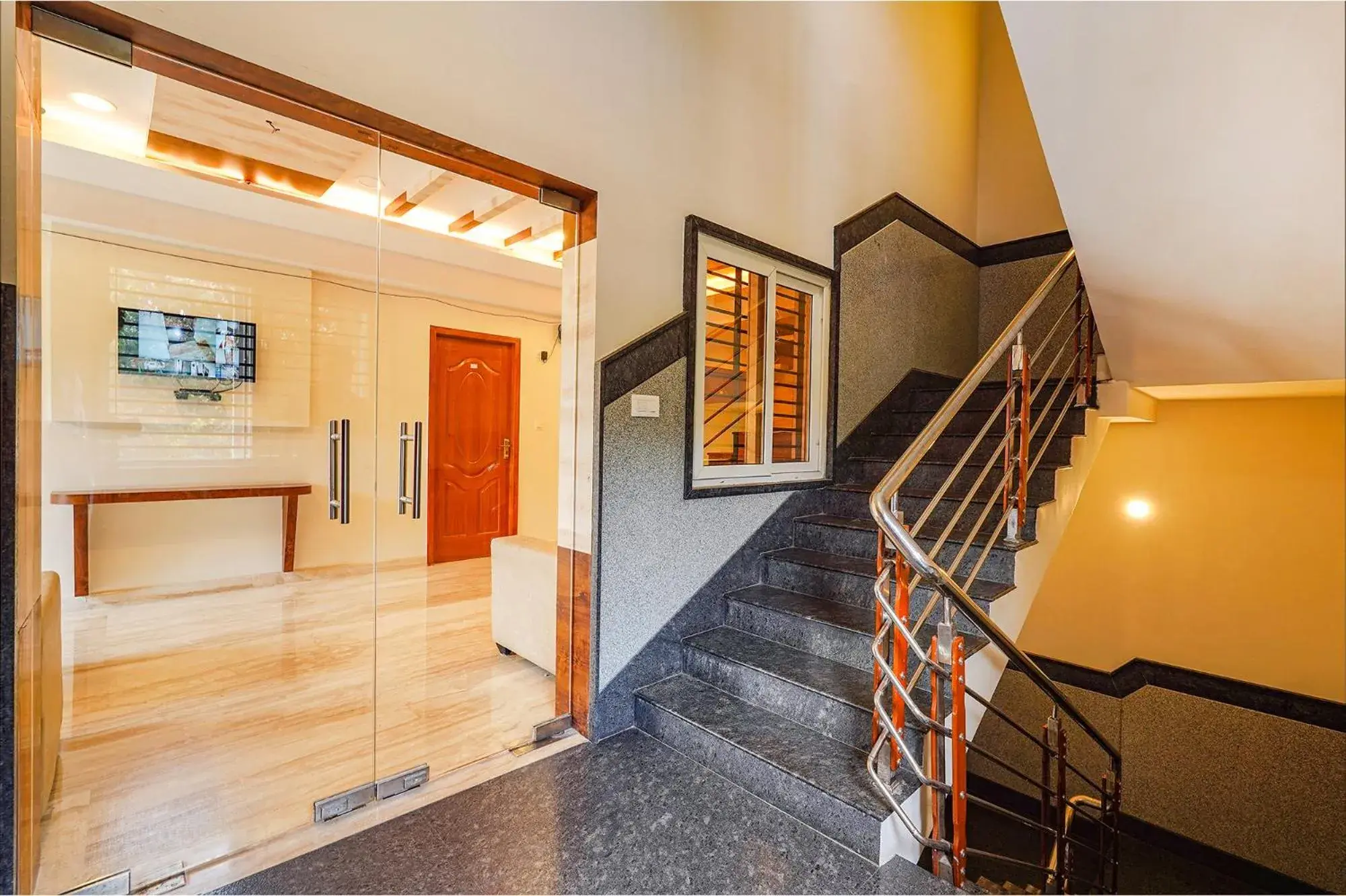 Lobby or reception, Bed in FabHotel Shakthi Suites - Nr Jayadeva Hospital Lobby or reception, Bed in FabHotel Shakthi Suites - Nr Jayadeva Hospital