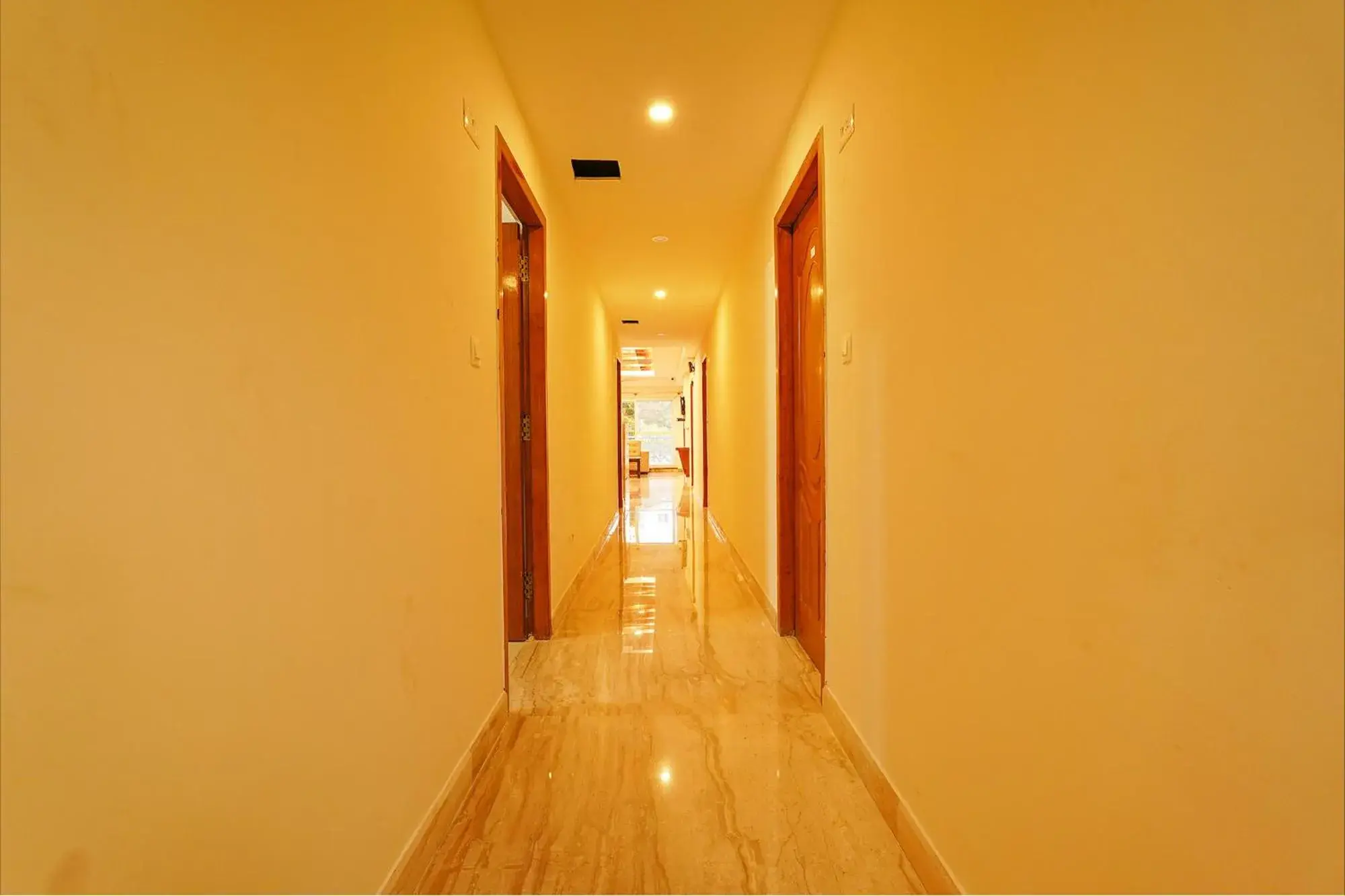 Lobby or reception in FabHotel Shakthi Suites - Nr Jayadeva Hospital Lobby or reception in FabHotel Shakthi Suites - Nr Jayadeva Hospital