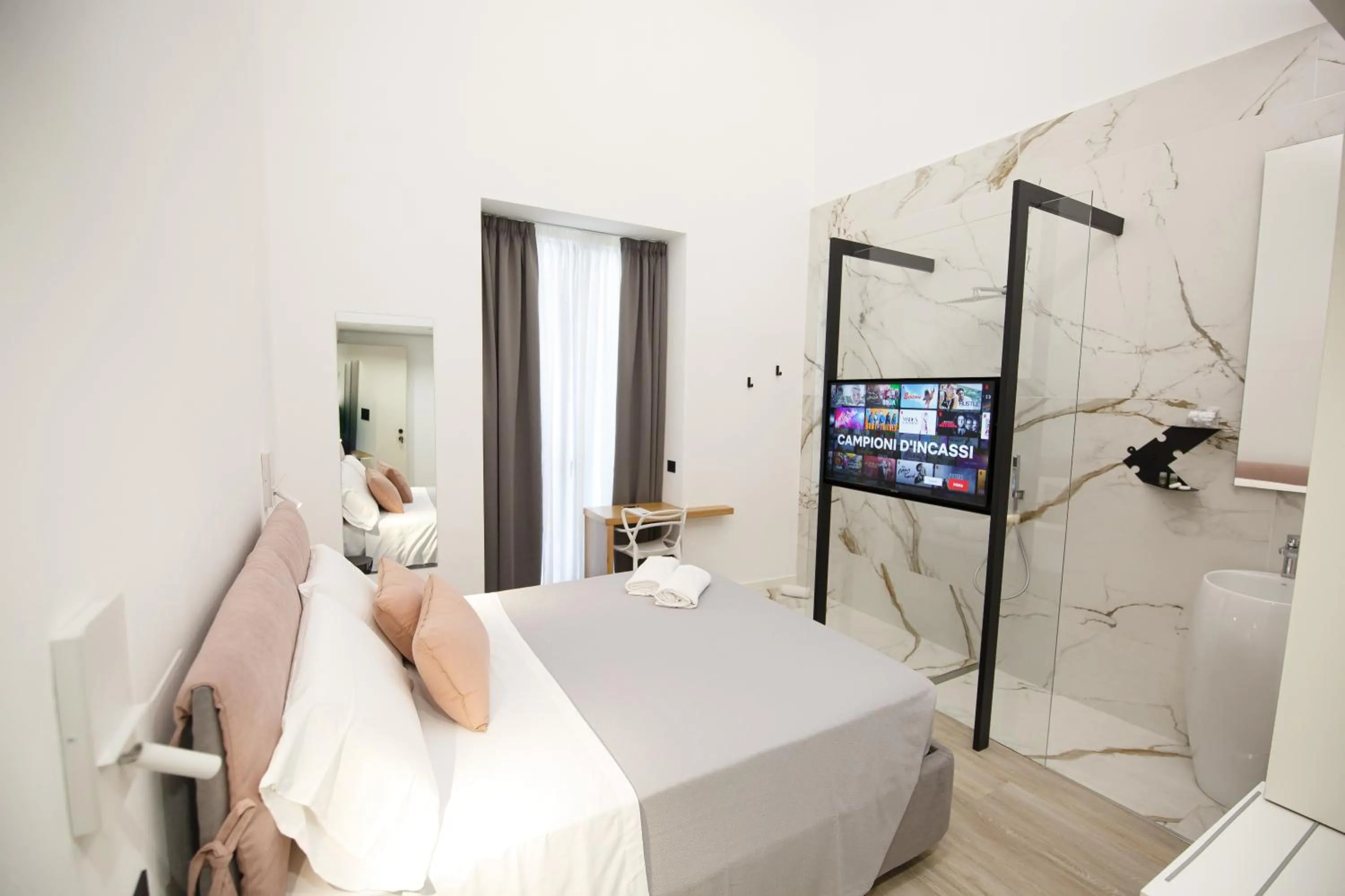 Bed in MAZZINI PALACE