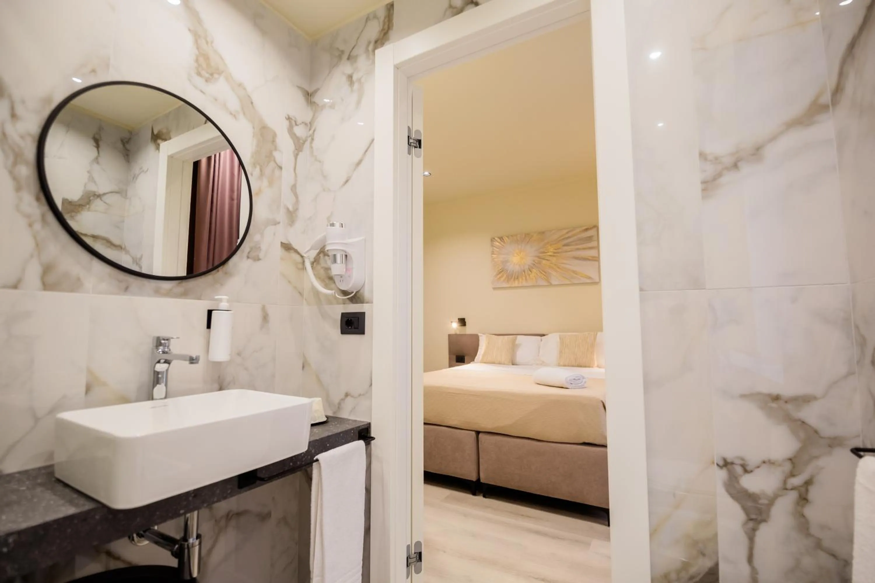 Bathroom, Bed in MAZZINI PALACE