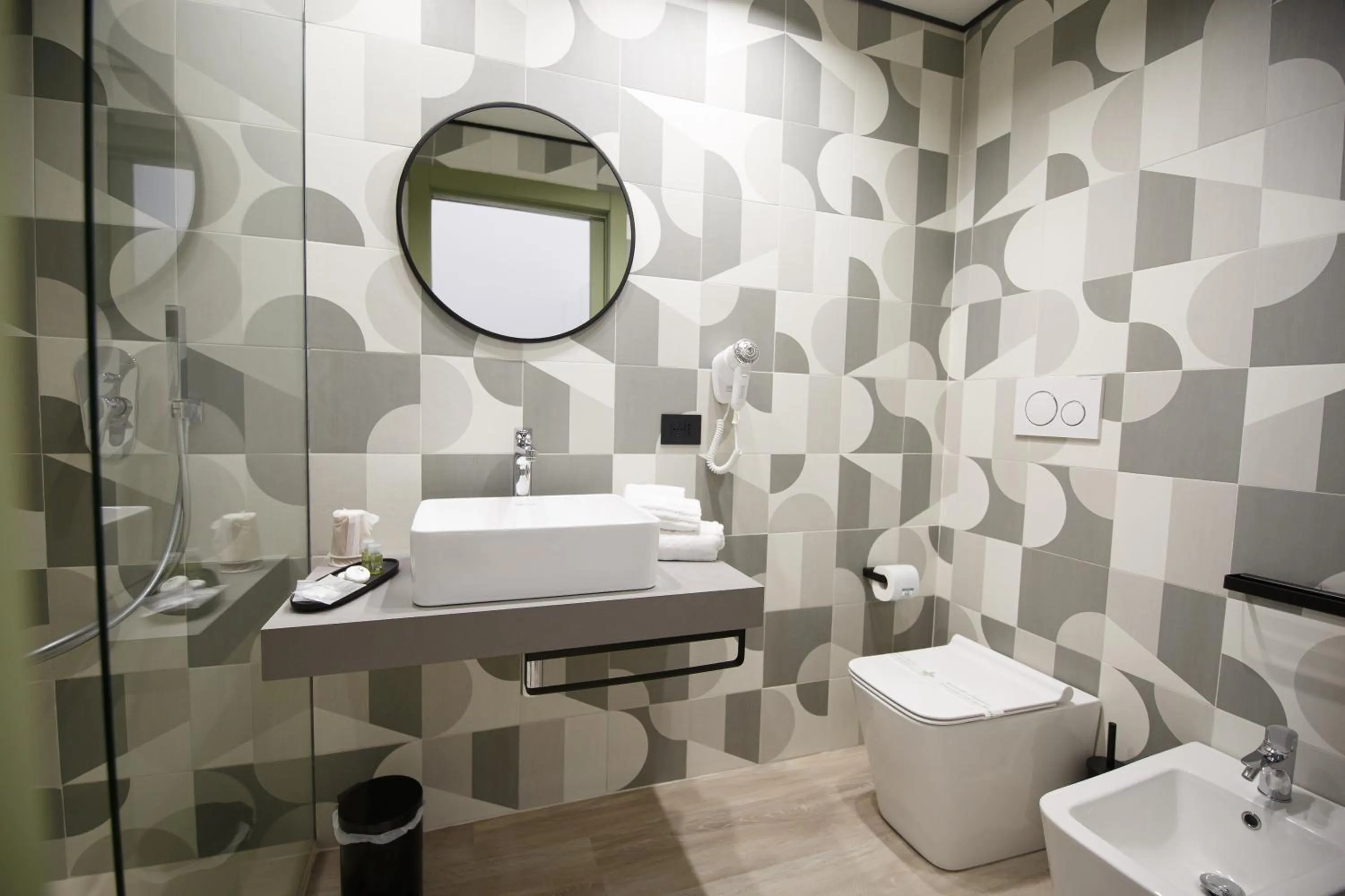 Shower in MAZZINI PALACE