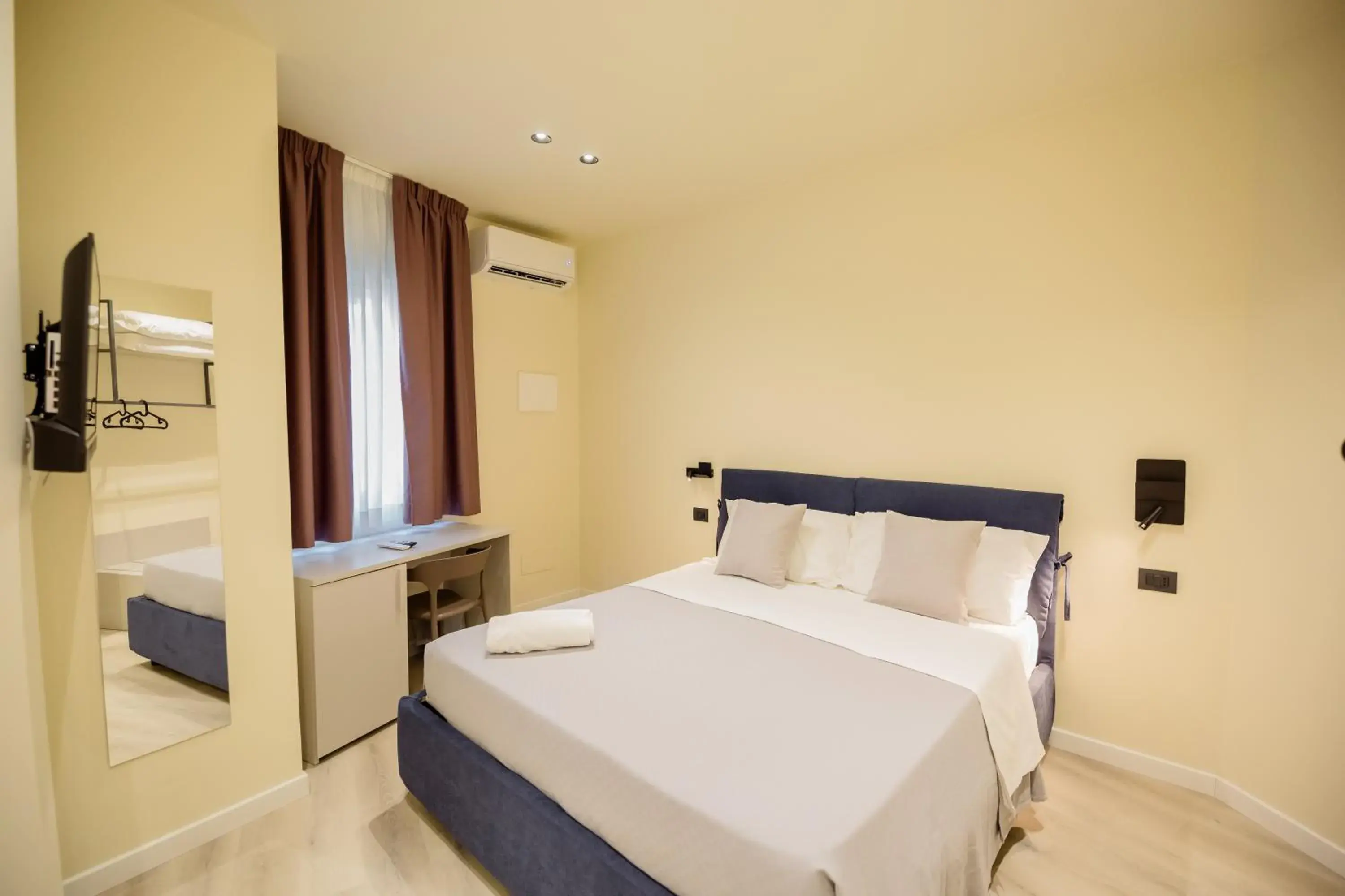 Deluxe King Room - single occupancy in MAZZINI PALACE Deluxe King Room - single occupancy in MAZZINI PALACE