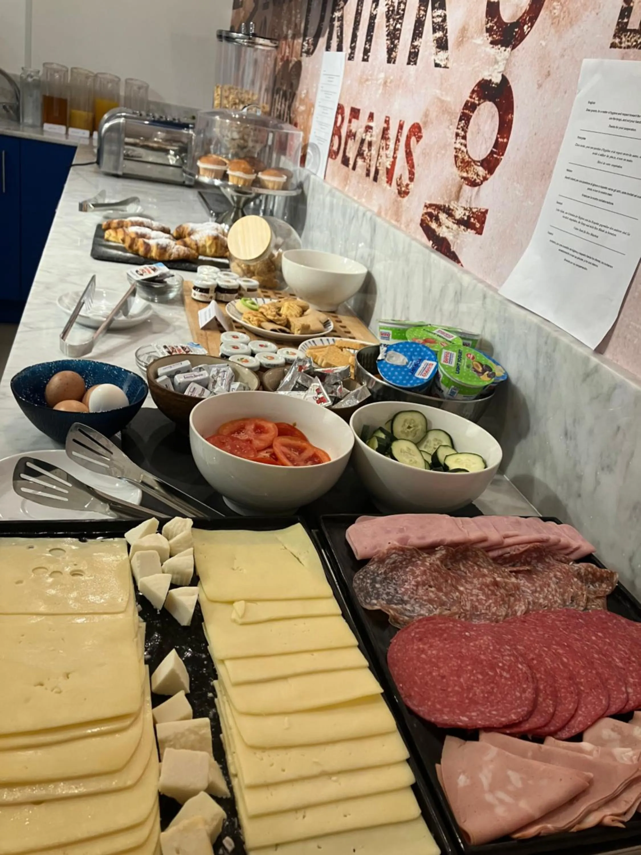 Breakfast in Mulberry Suites