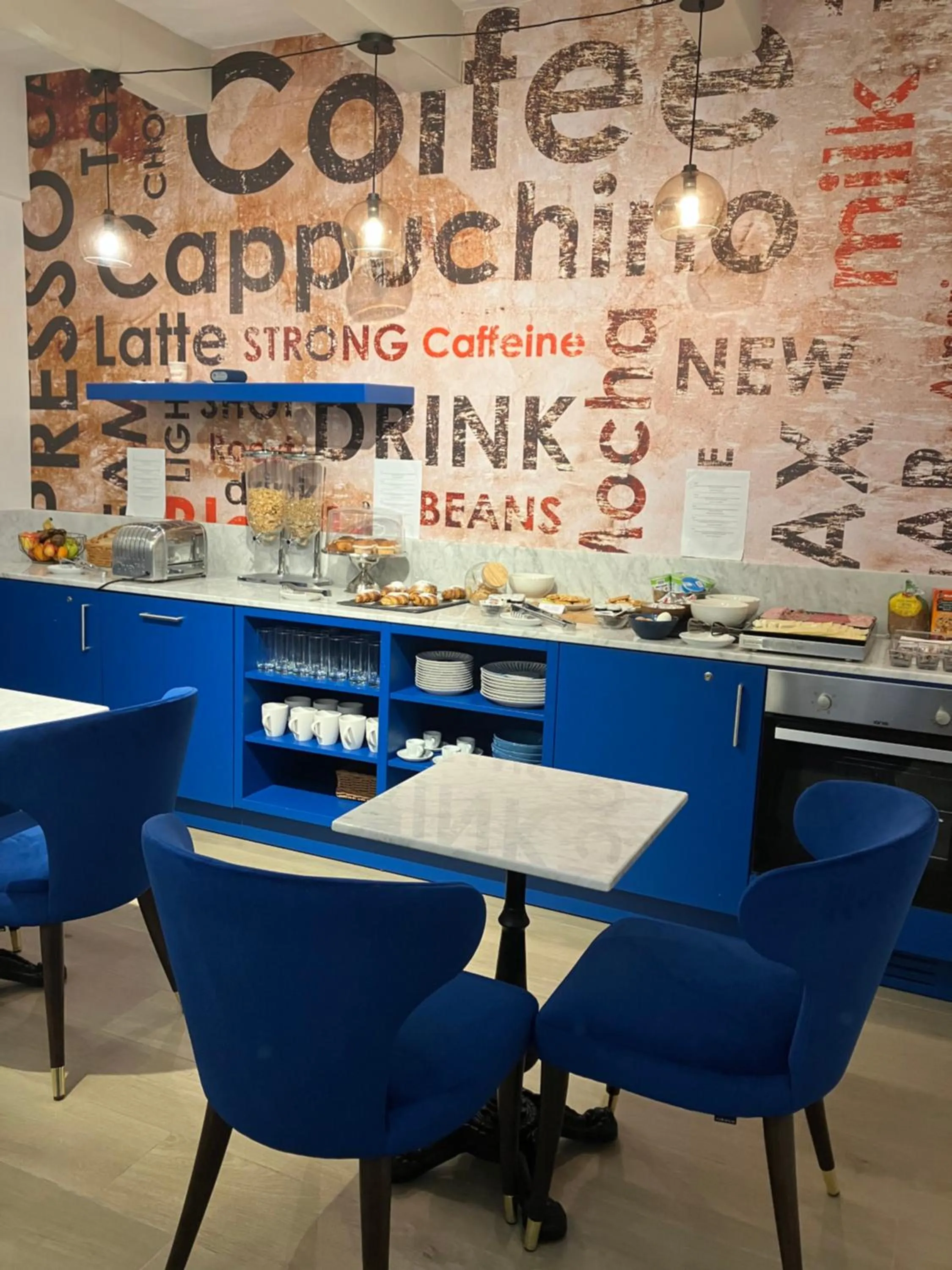 Restaurant/places to eat in Mulberry Suites