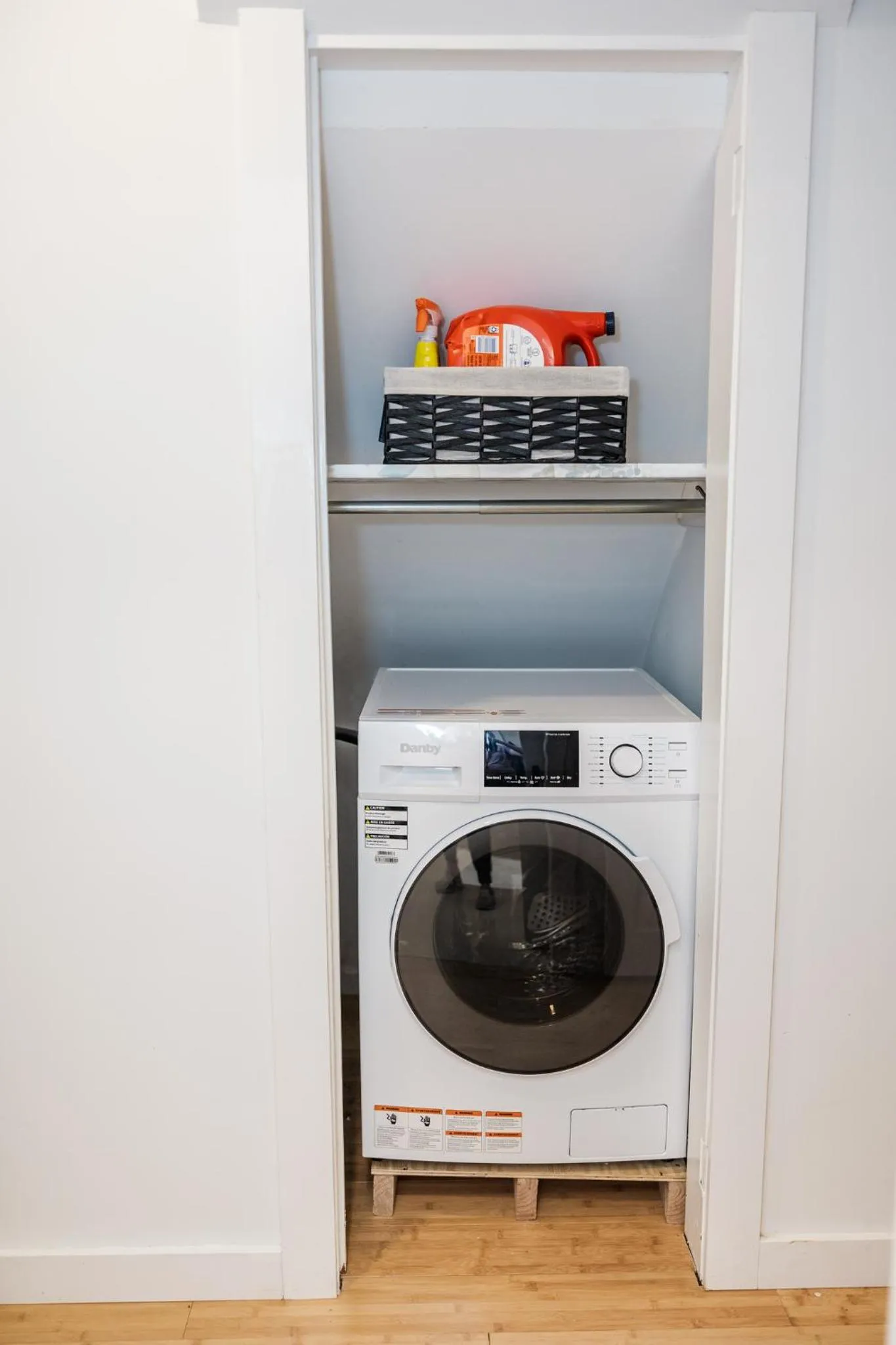 washing machine in Cowry Acres - 11 Acre Enchanted Retreat, Hot Tub