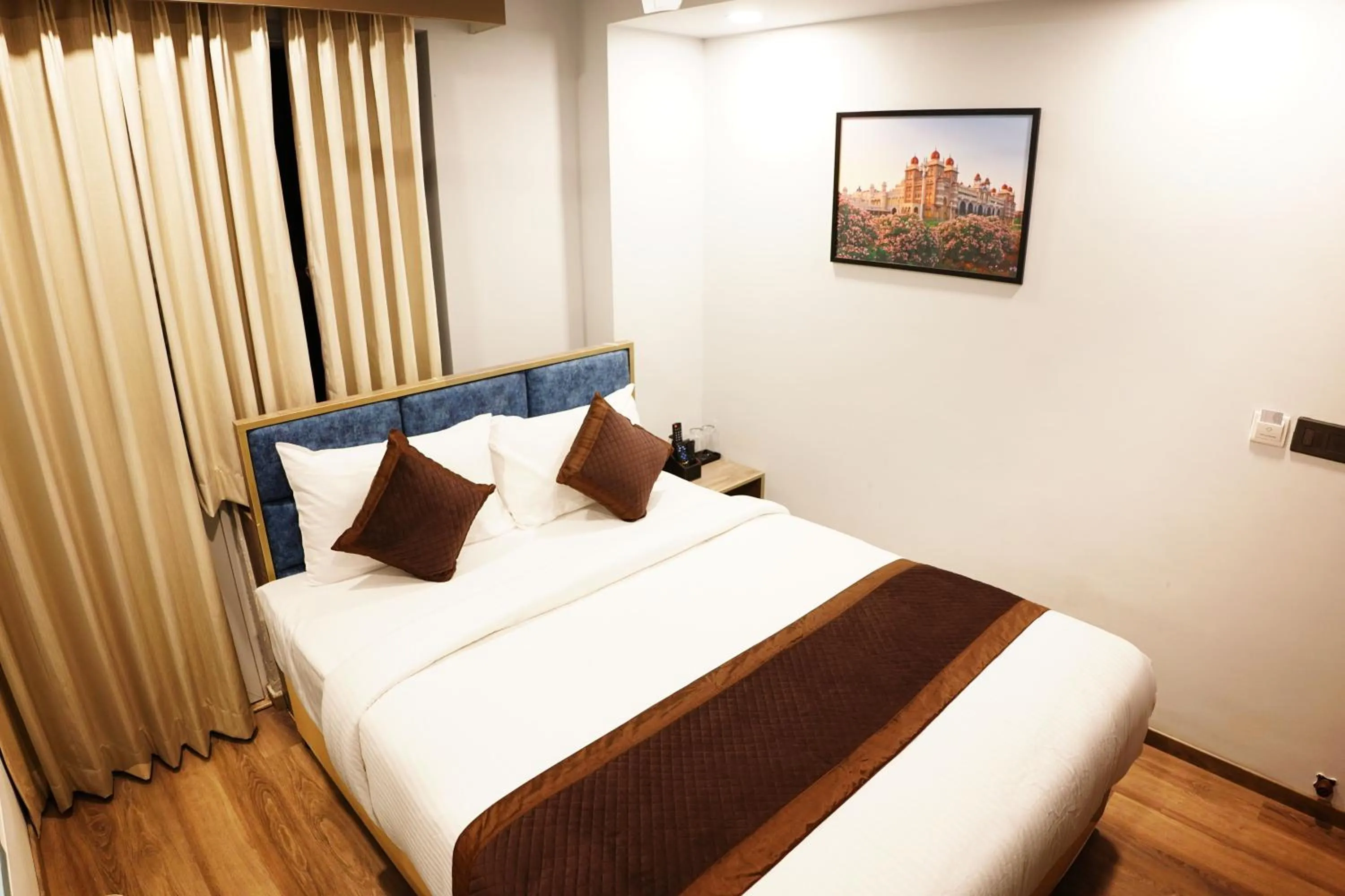 Bed in Dream Hotel - Richmond