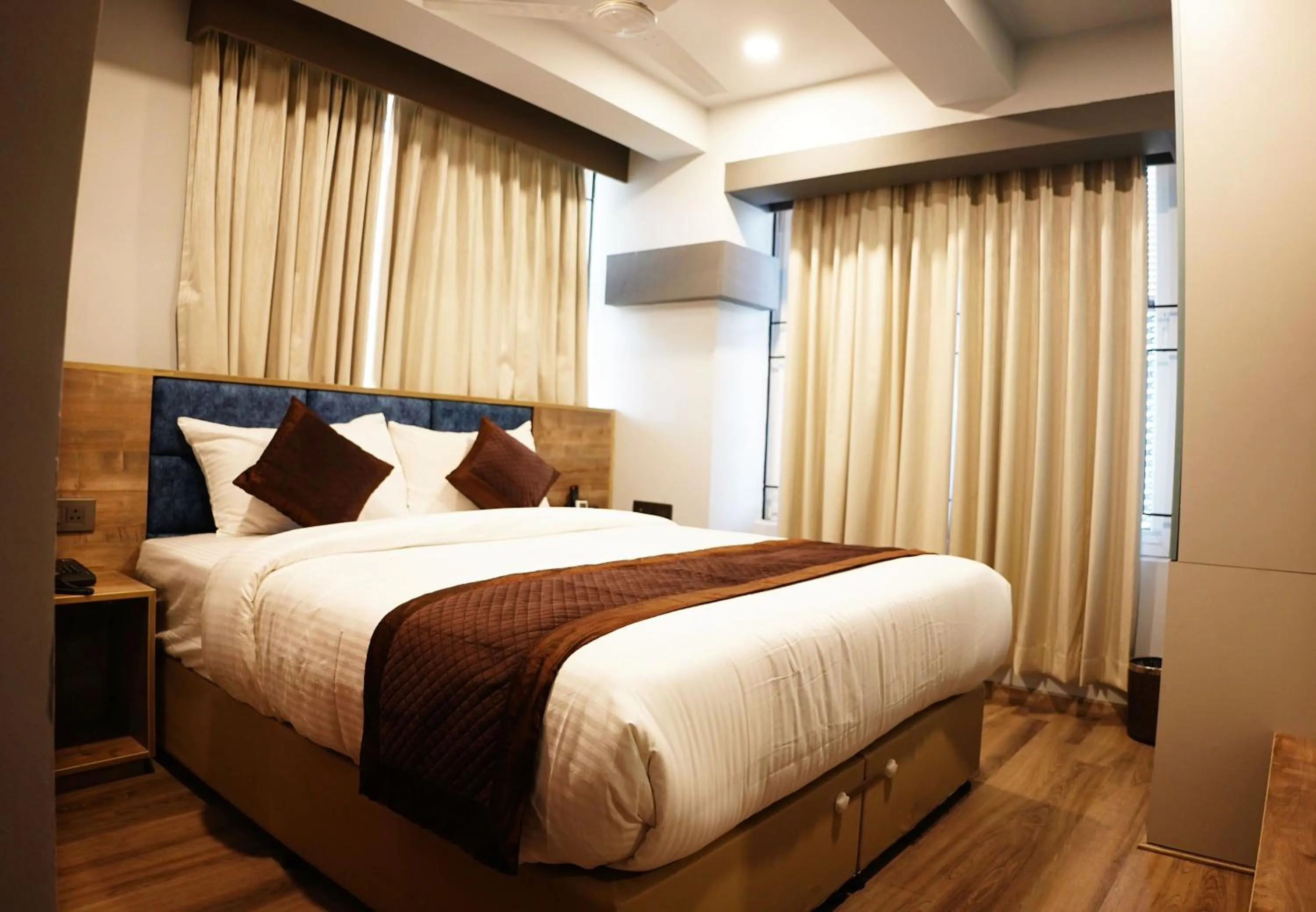 Bed in Dream Hotel - Richmond