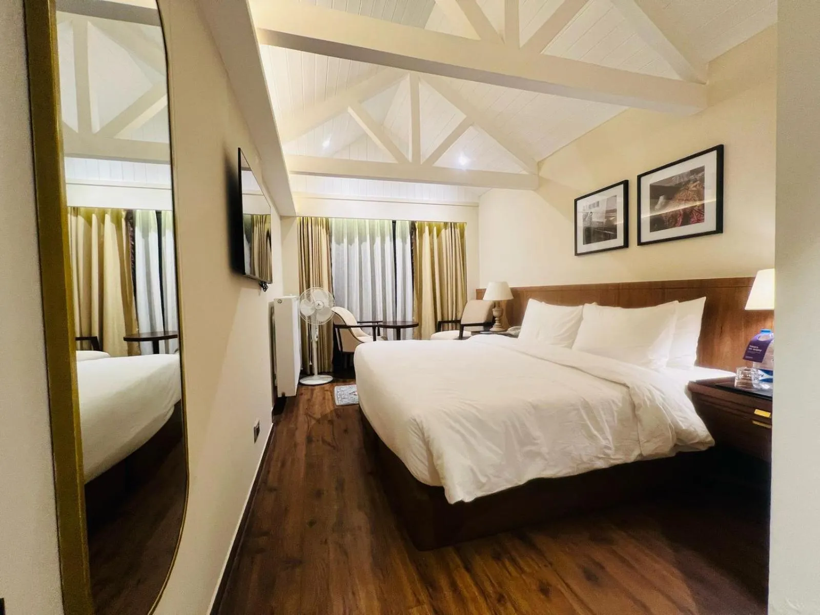 Bed in Radisson Hotel Sonamarg