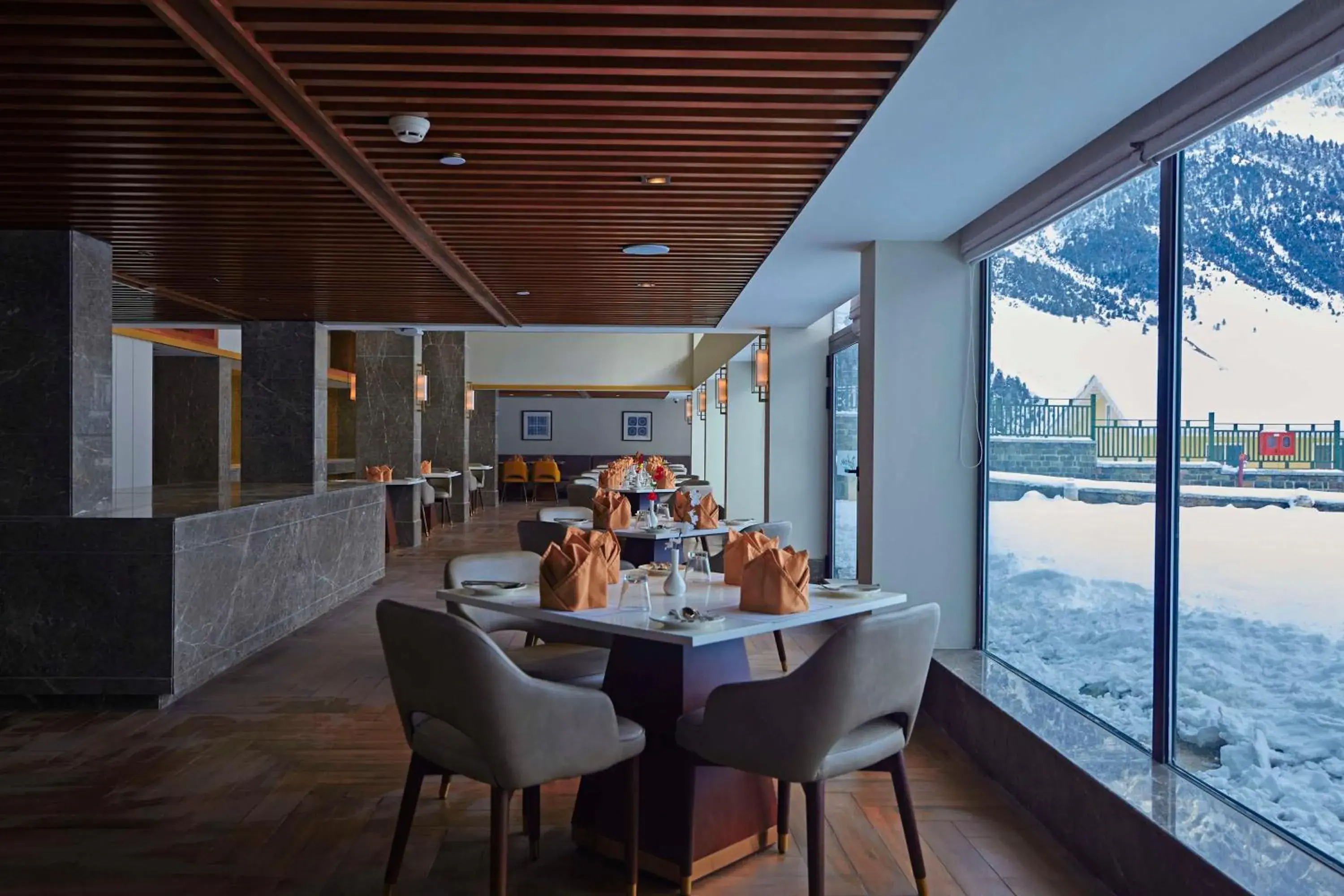 Restaurant/places to eat in Radisson Hotel Sonamarg Restaurant/places to eat in Radisson Hotel Sonamarg