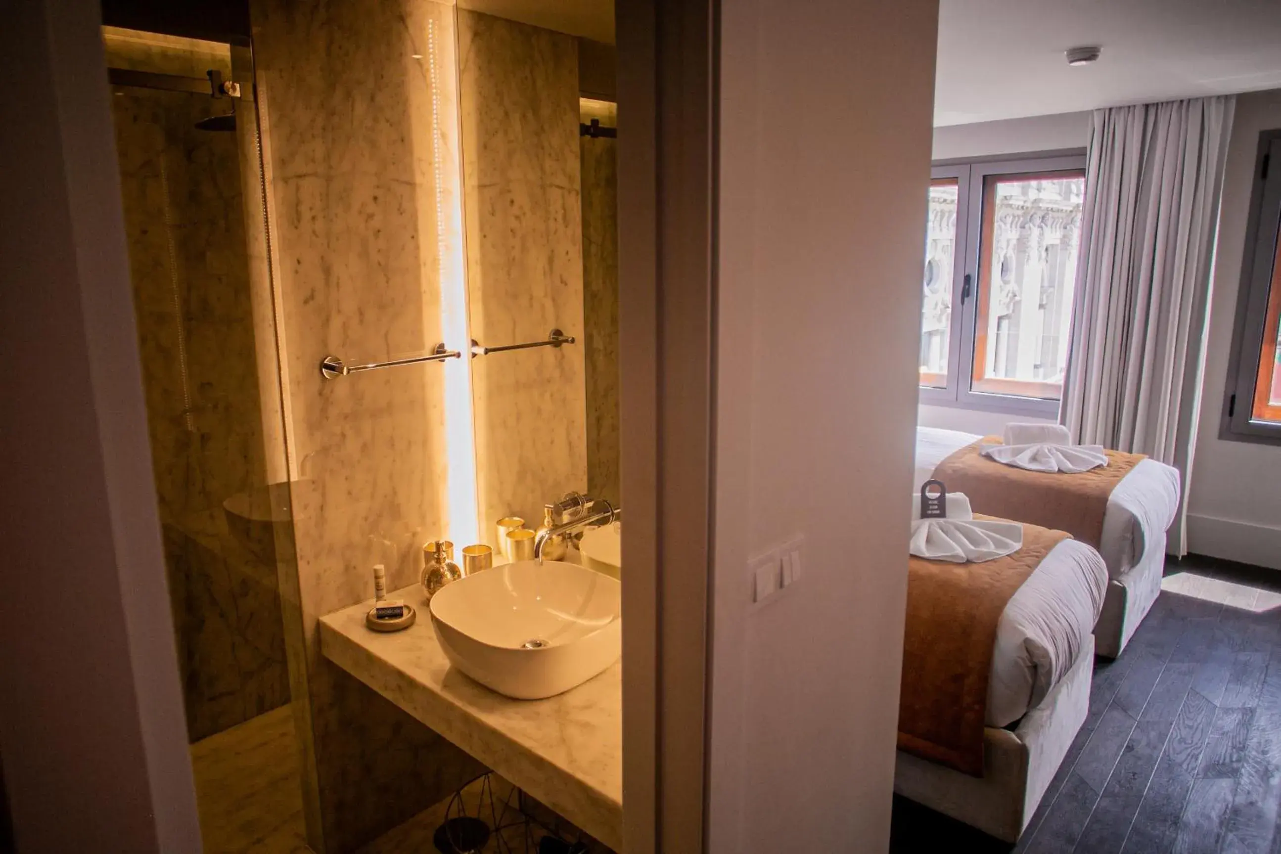 Twin Room with View in 262 Boutique Aliados Twin Room with View in 262 Boutique Aliados