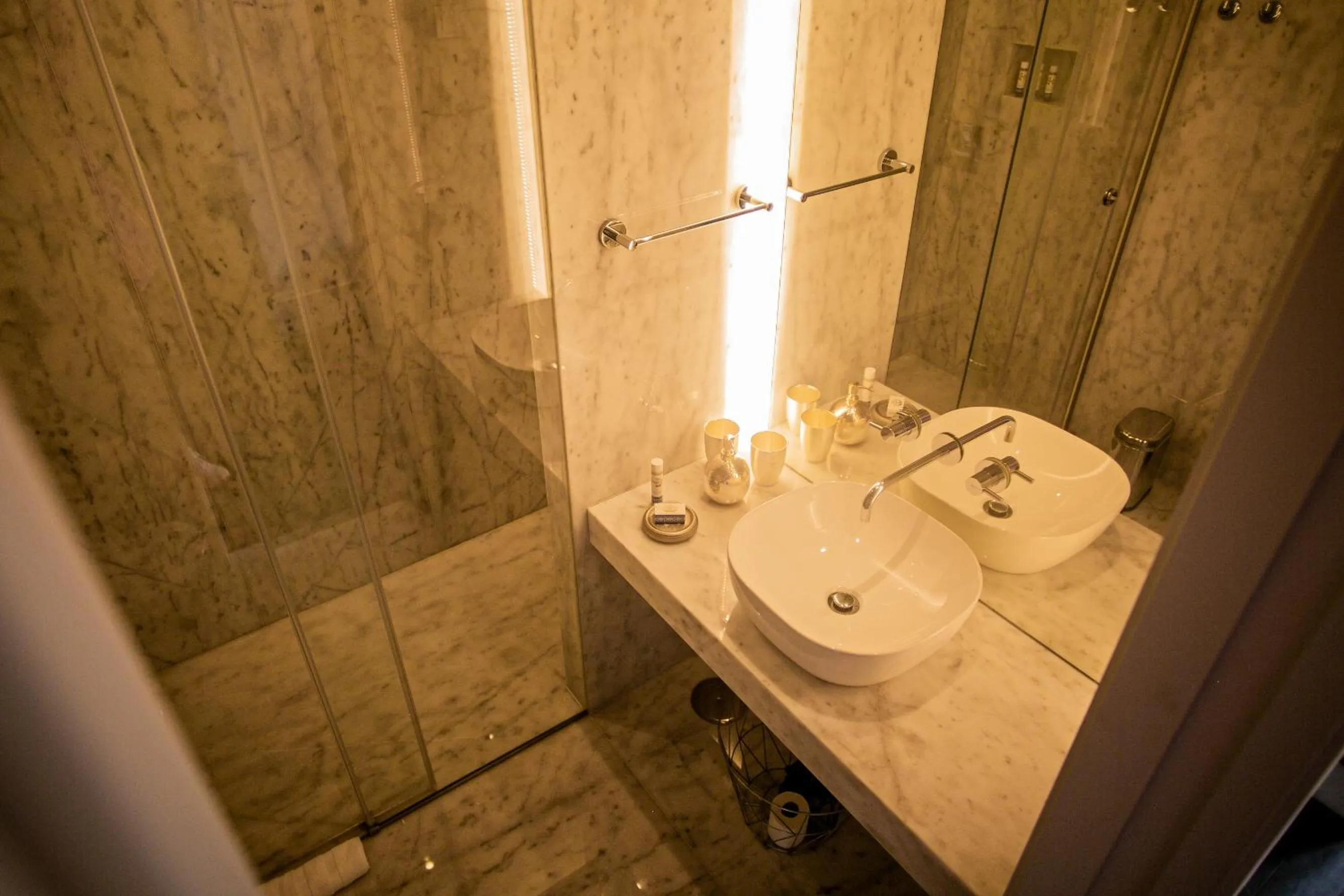Shower in 262 Boutique Aliados