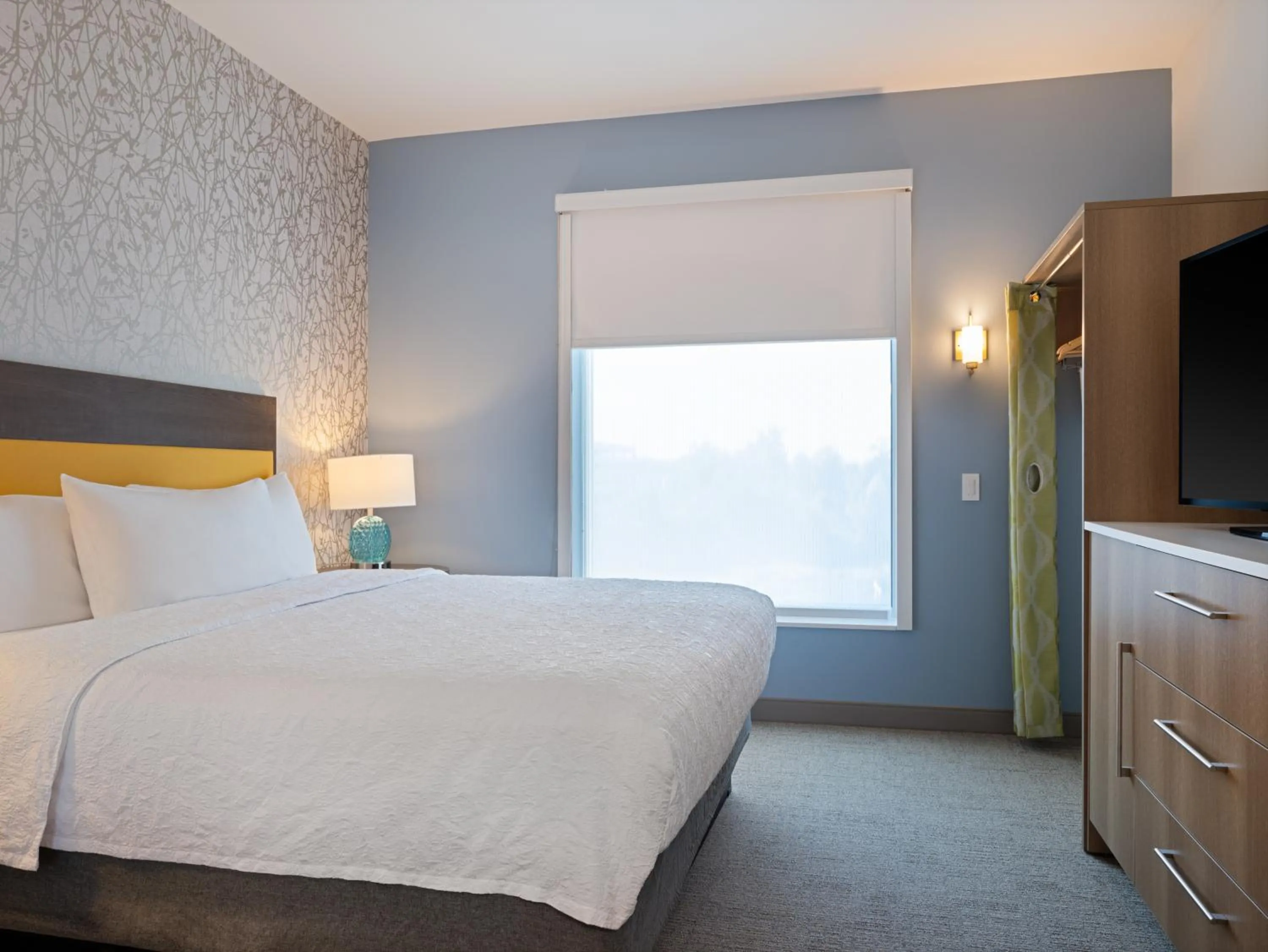 Bed in Home2 Suites By Hilton Atlanta Airport College Park