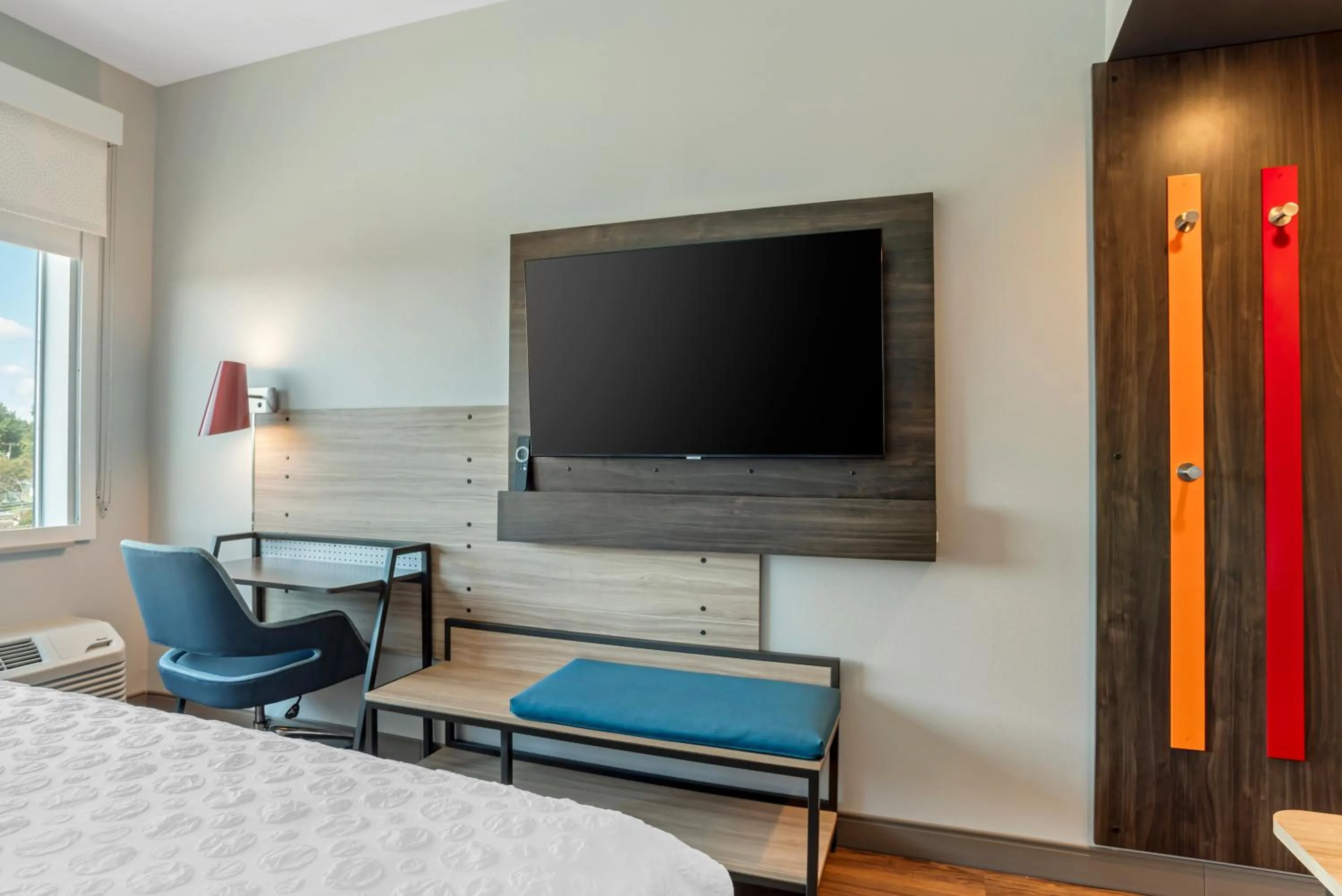 Bed in Tru By Hilton Gastonia